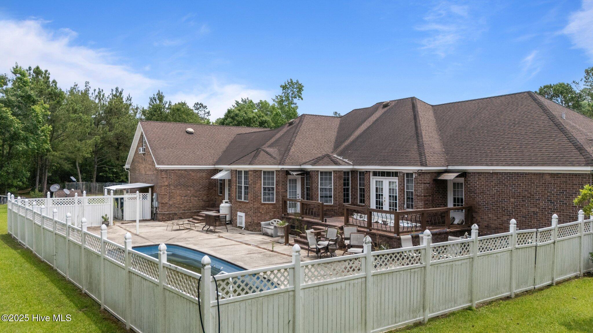 100513864 | Photo 56