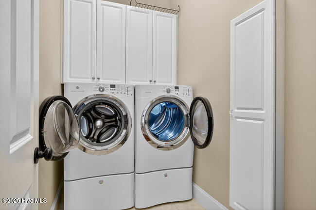 100527841 | Photo 21