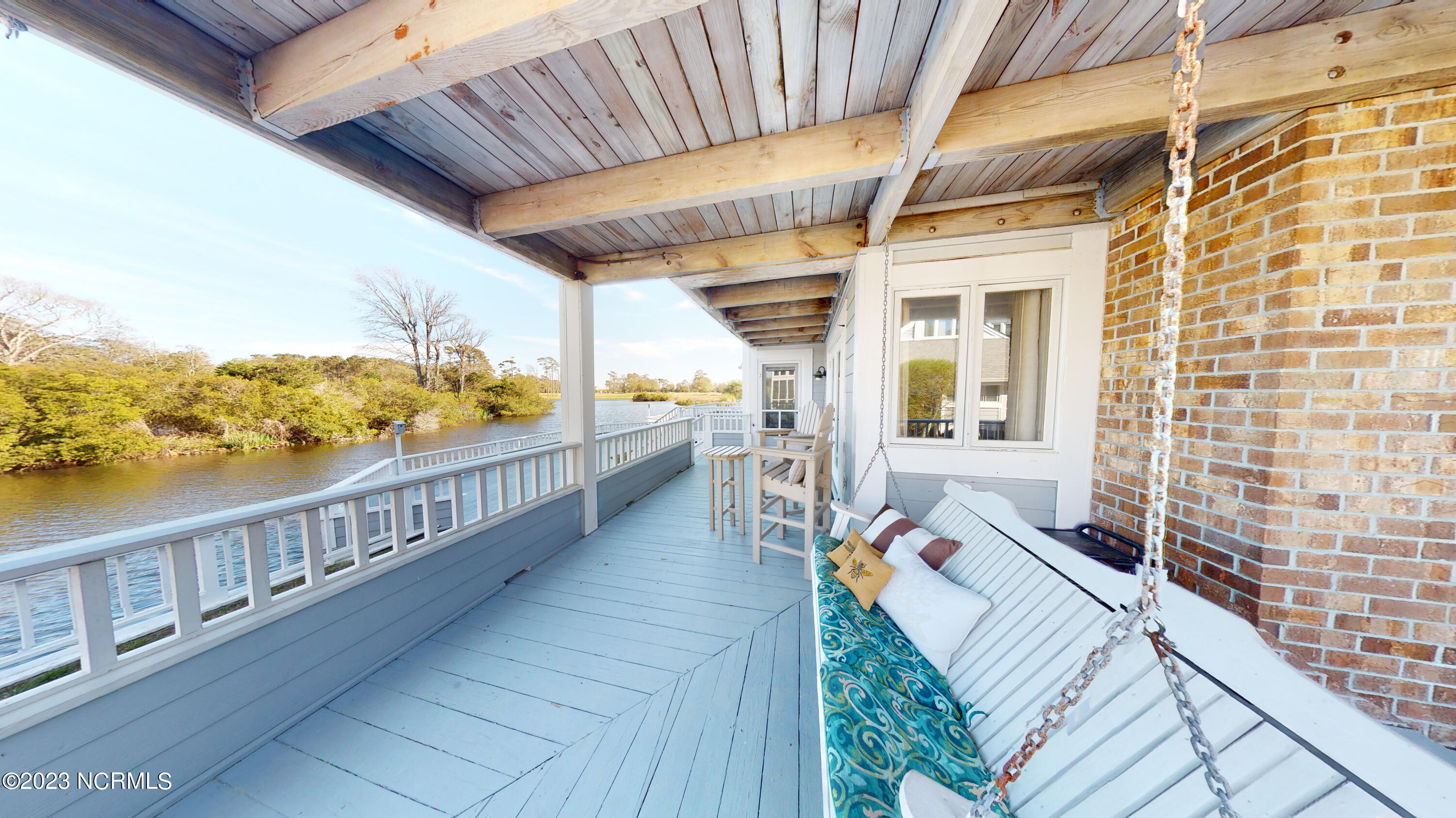 100537527 | Photo 36