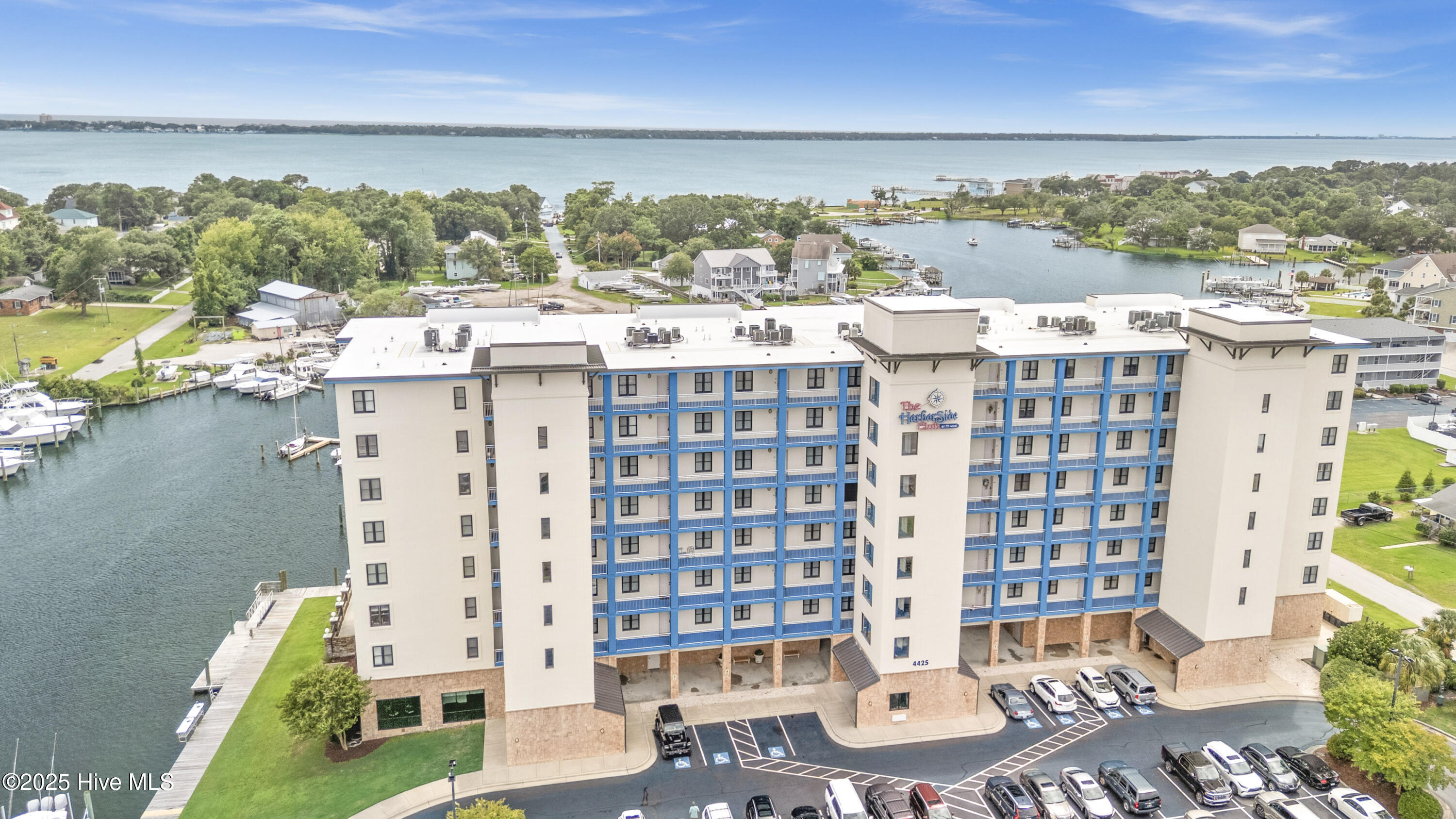 4425 Arendell Street 609,Morehead City