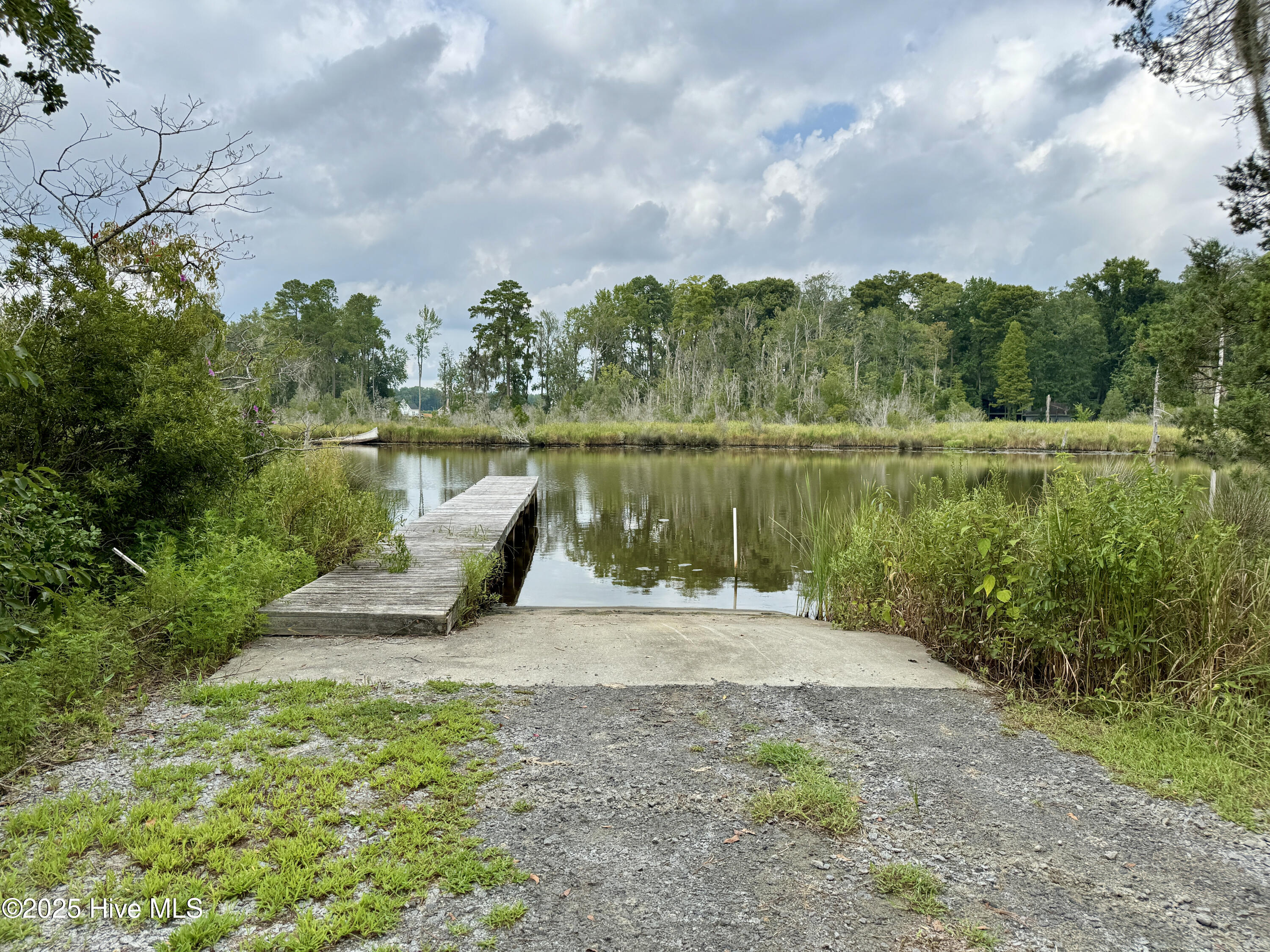 Community boat ramp and dock