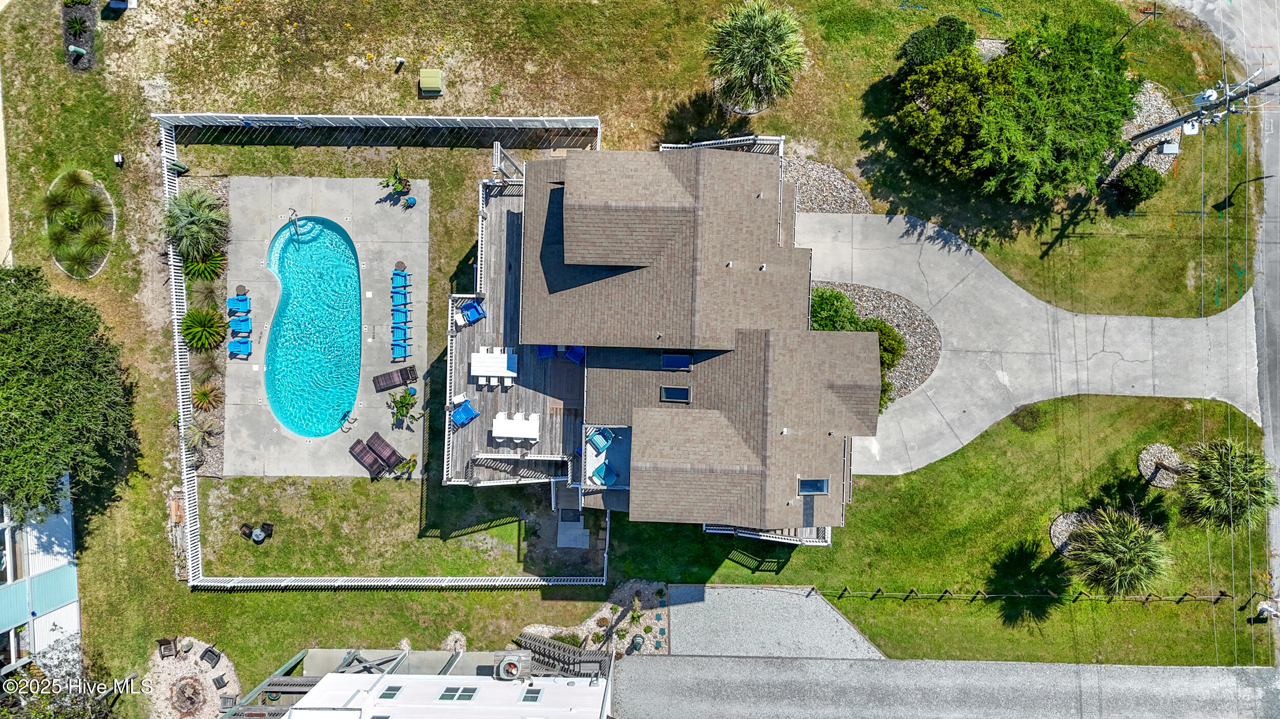 100532541 | Photo 58