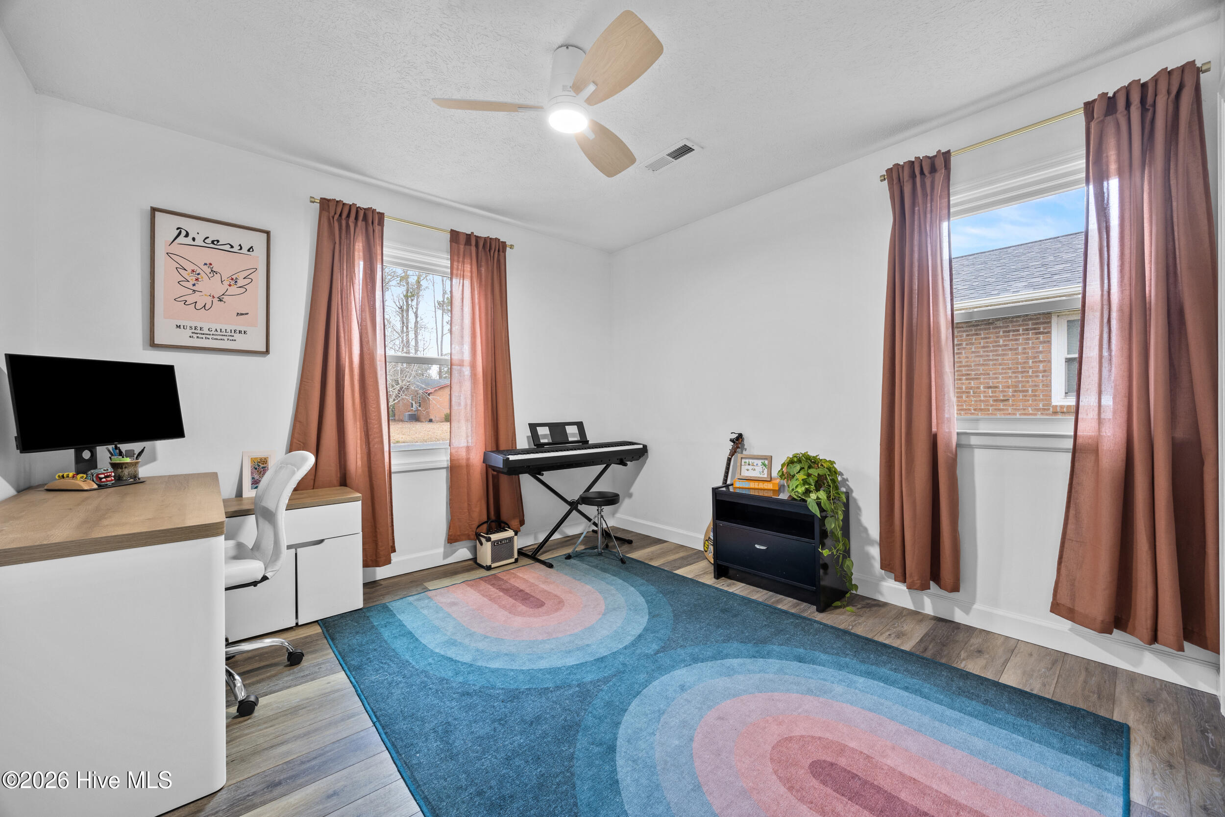 100557502 | Photo 23