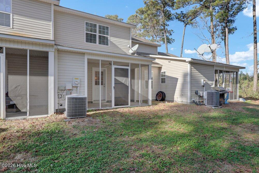 100548986 | Photo 30