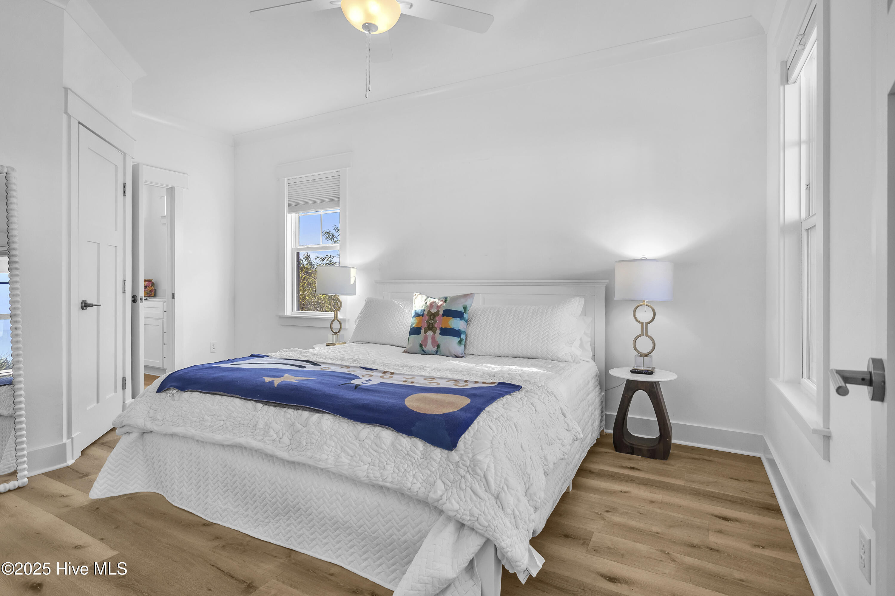 100540464 | Photo 52