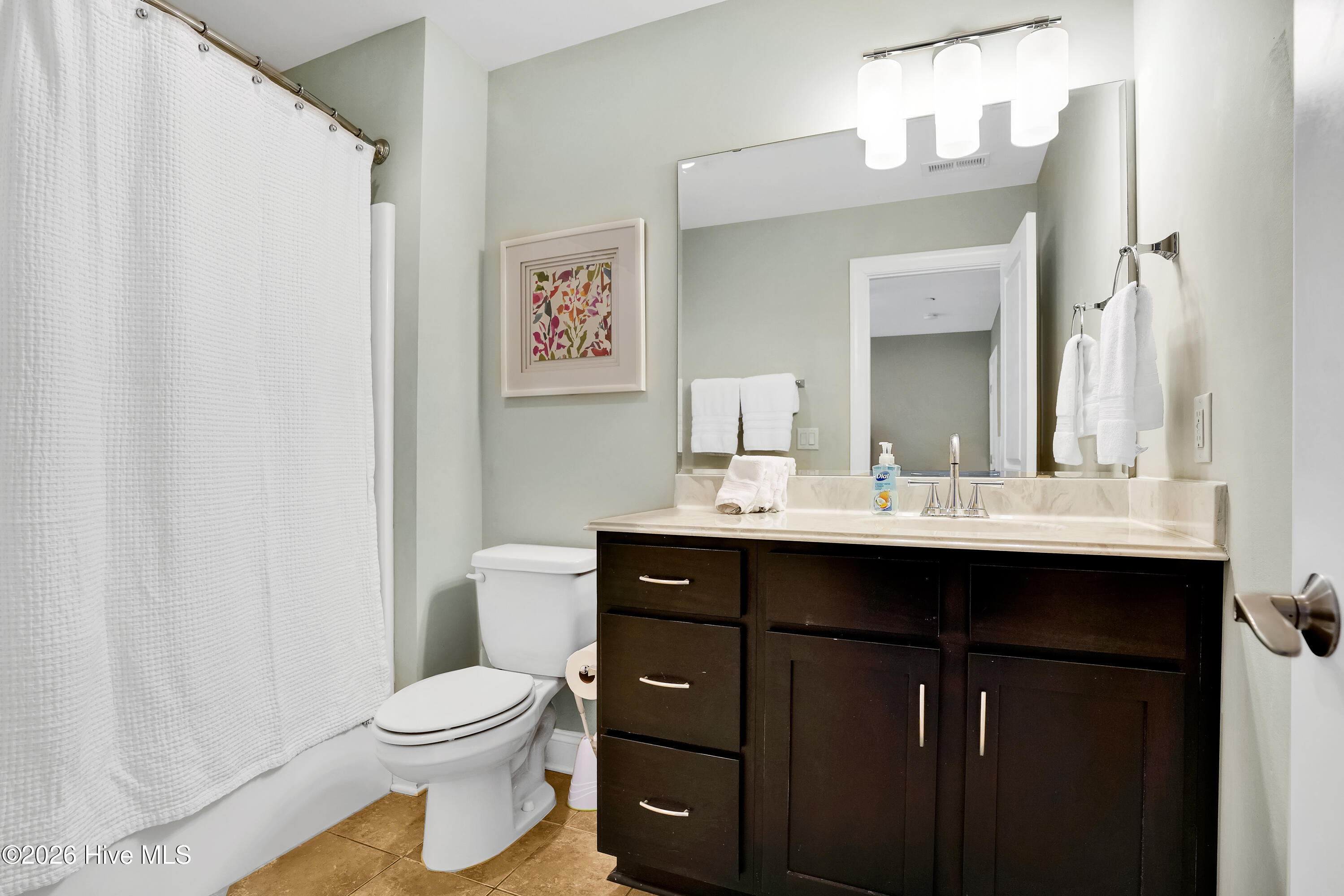 100567789 | Photo 12