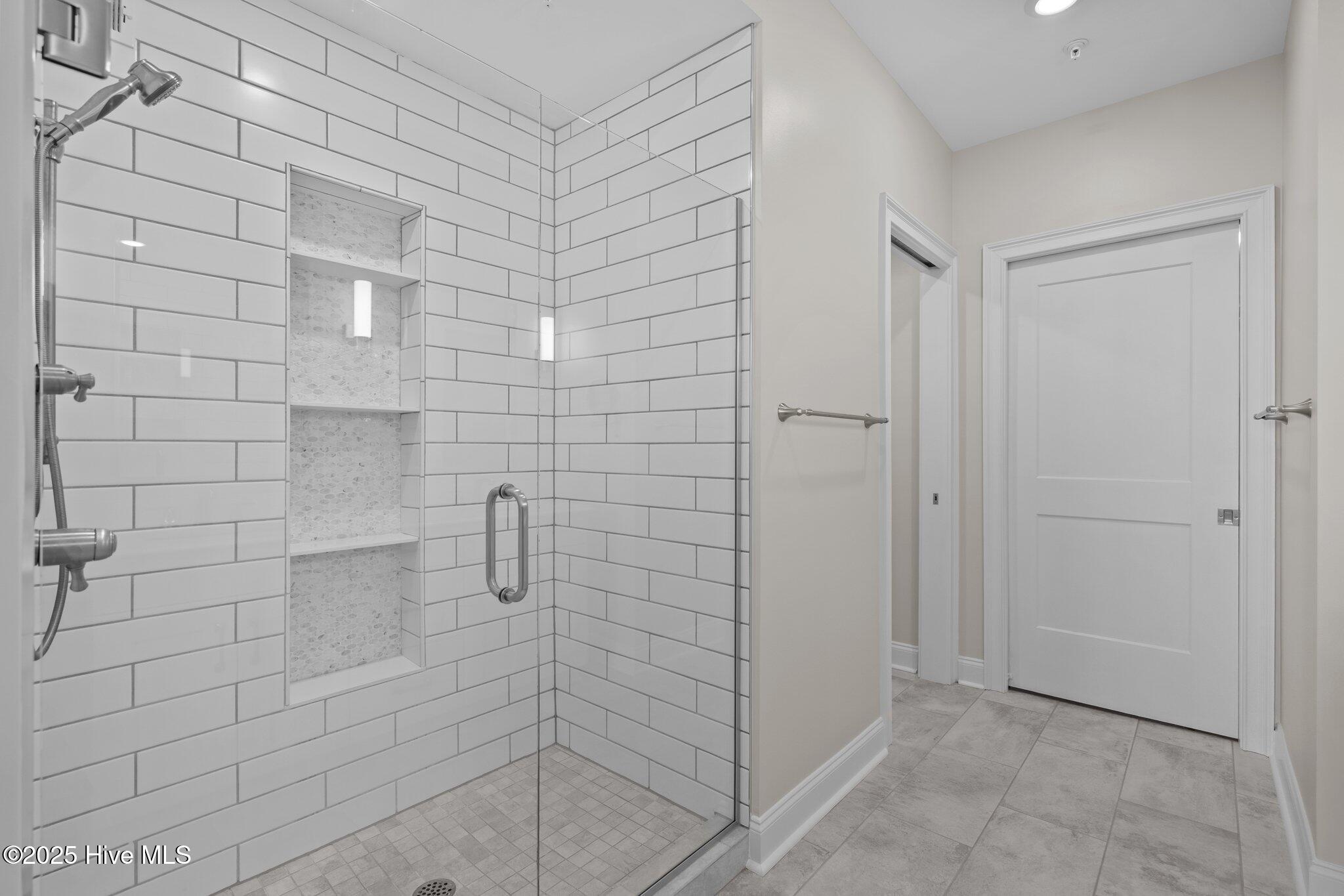 100529175 | Photo 14