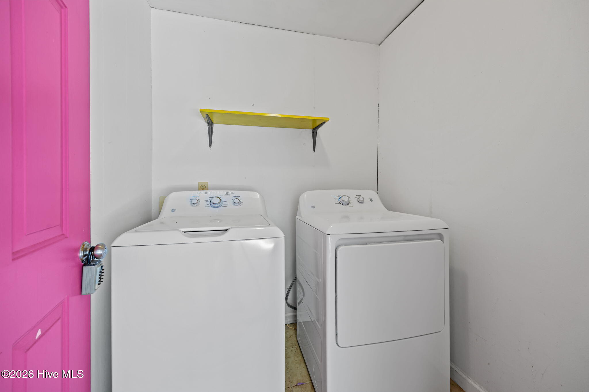 100559652 | Photo 25