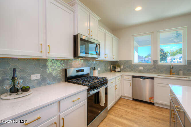 DSC 2353 4 5 Enhancer-017-025-666x444