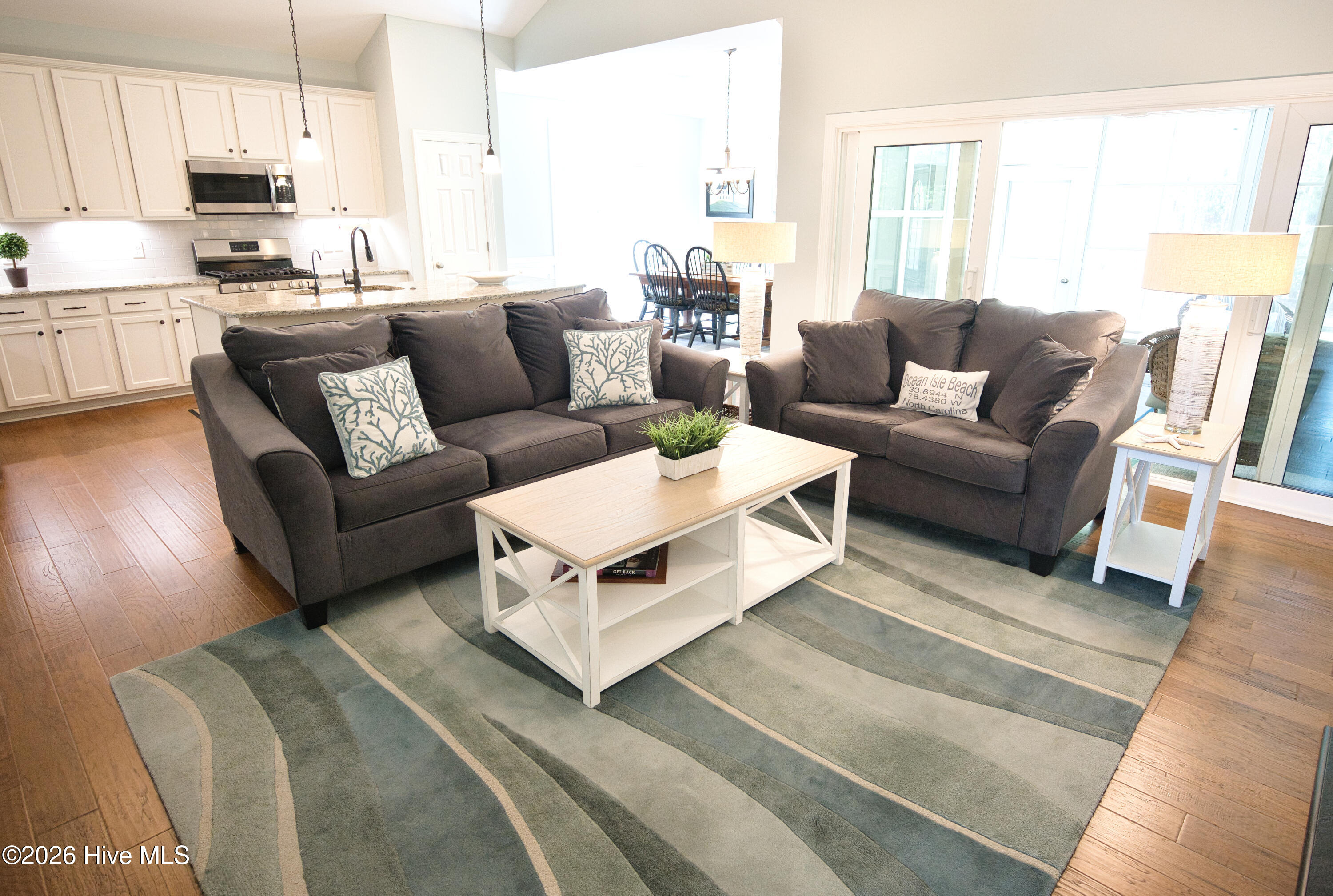 100567363 | Photo 15