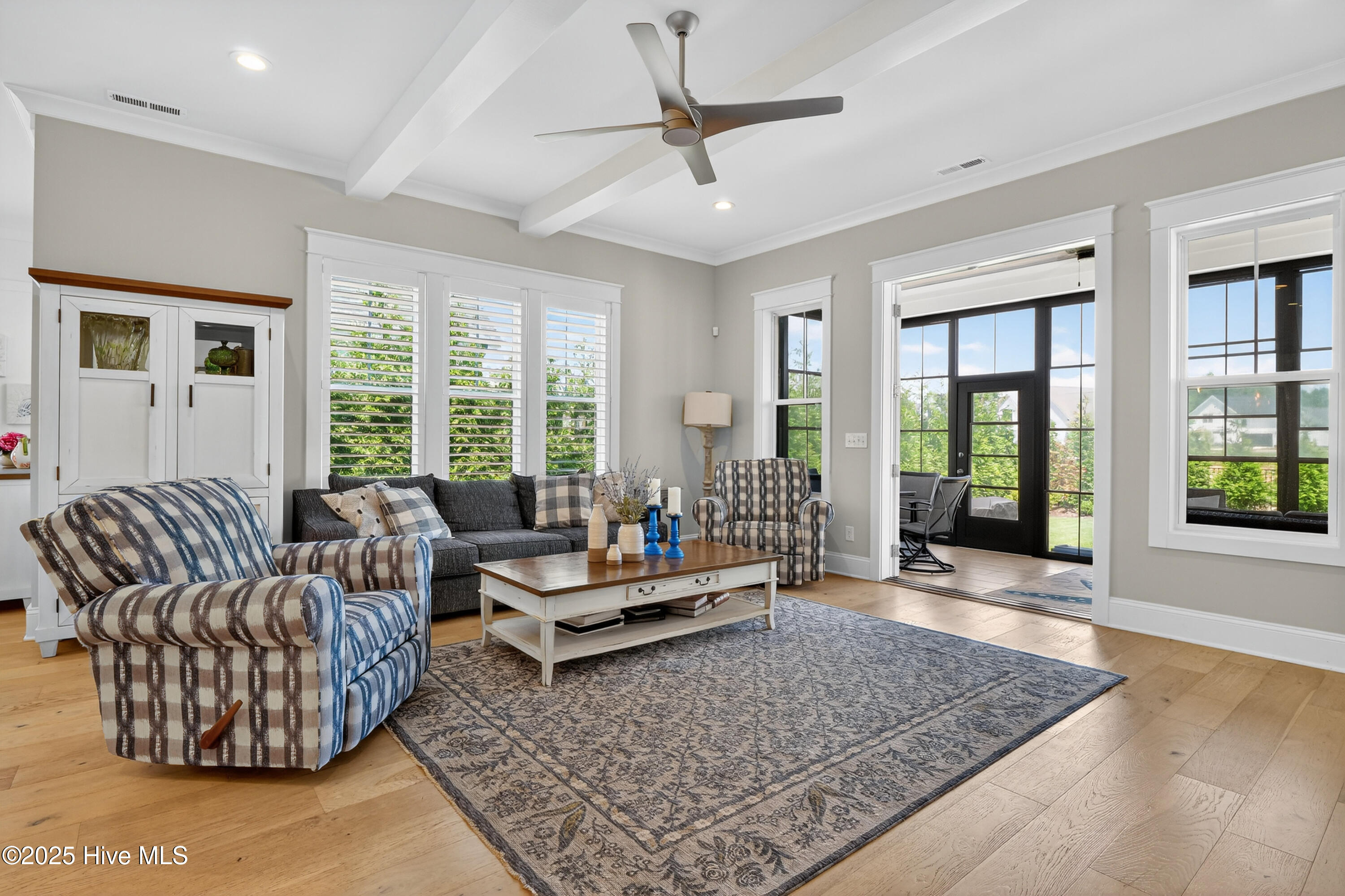 100523935 | Photo 20