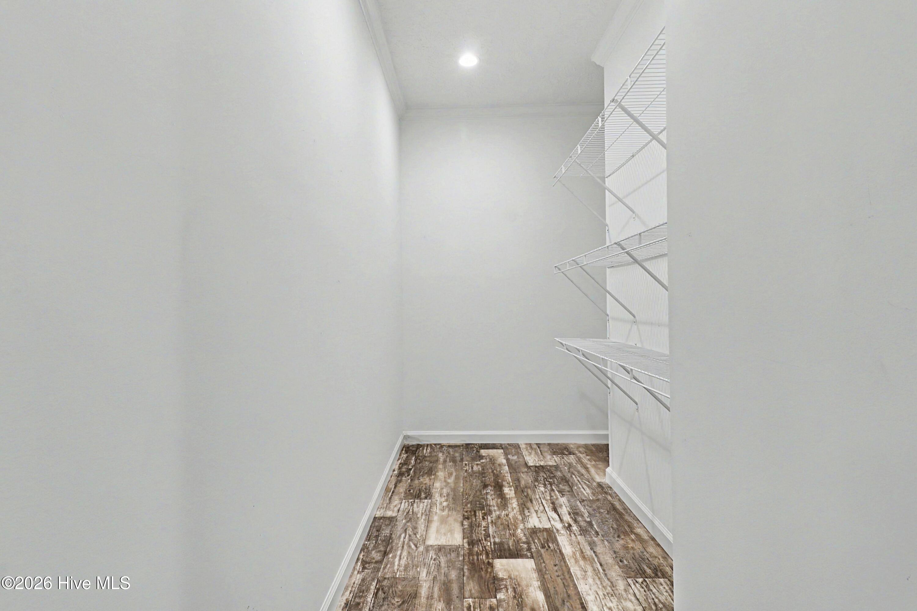 100559867 | Photo 23