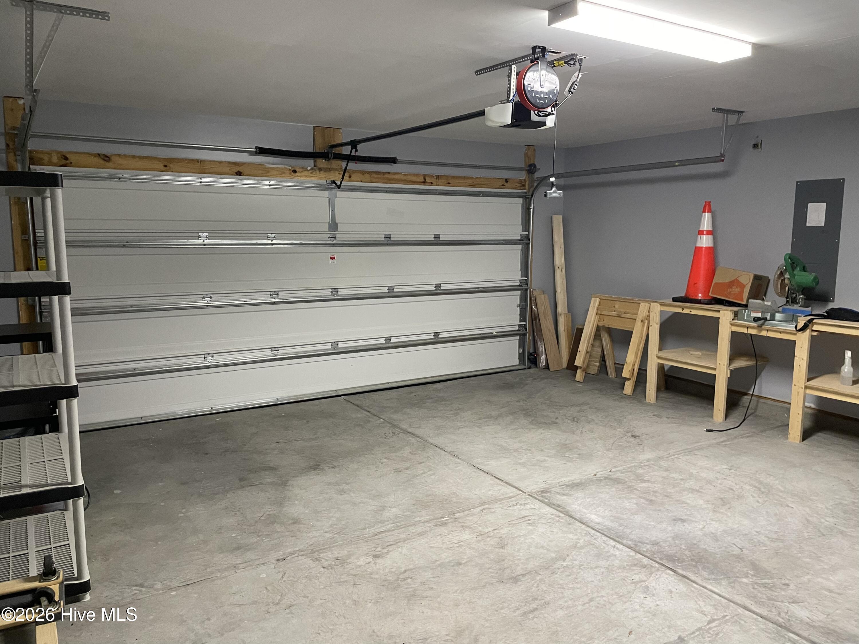 100562231 | Photo 39