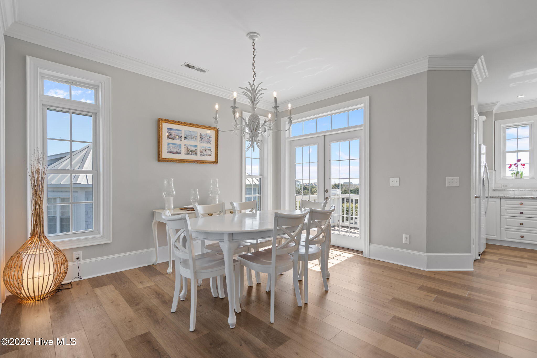 100564459 | Photo 41