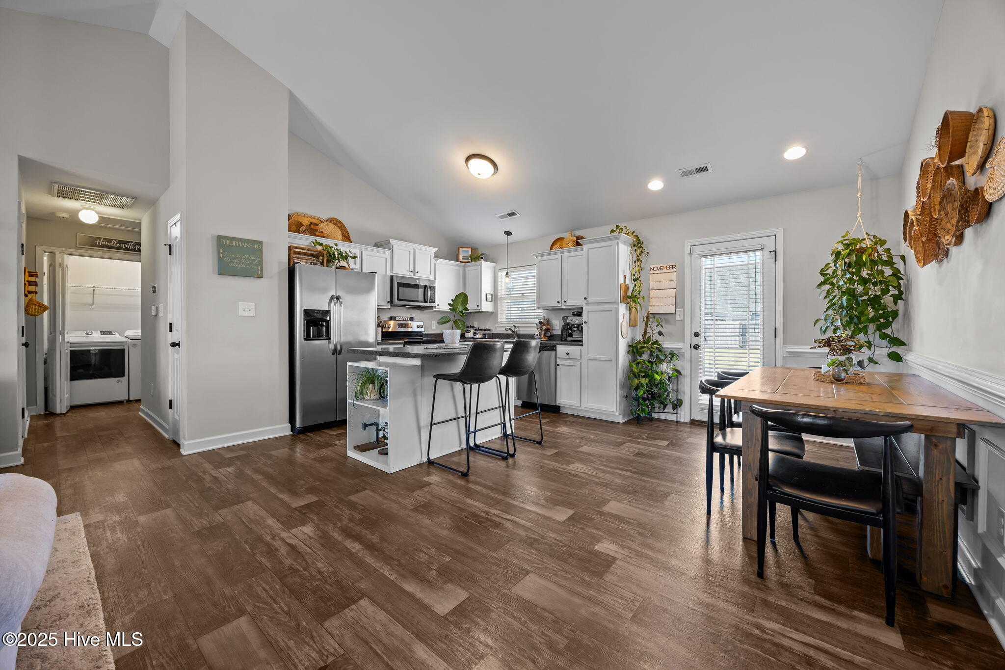 100537004 | Photo 16