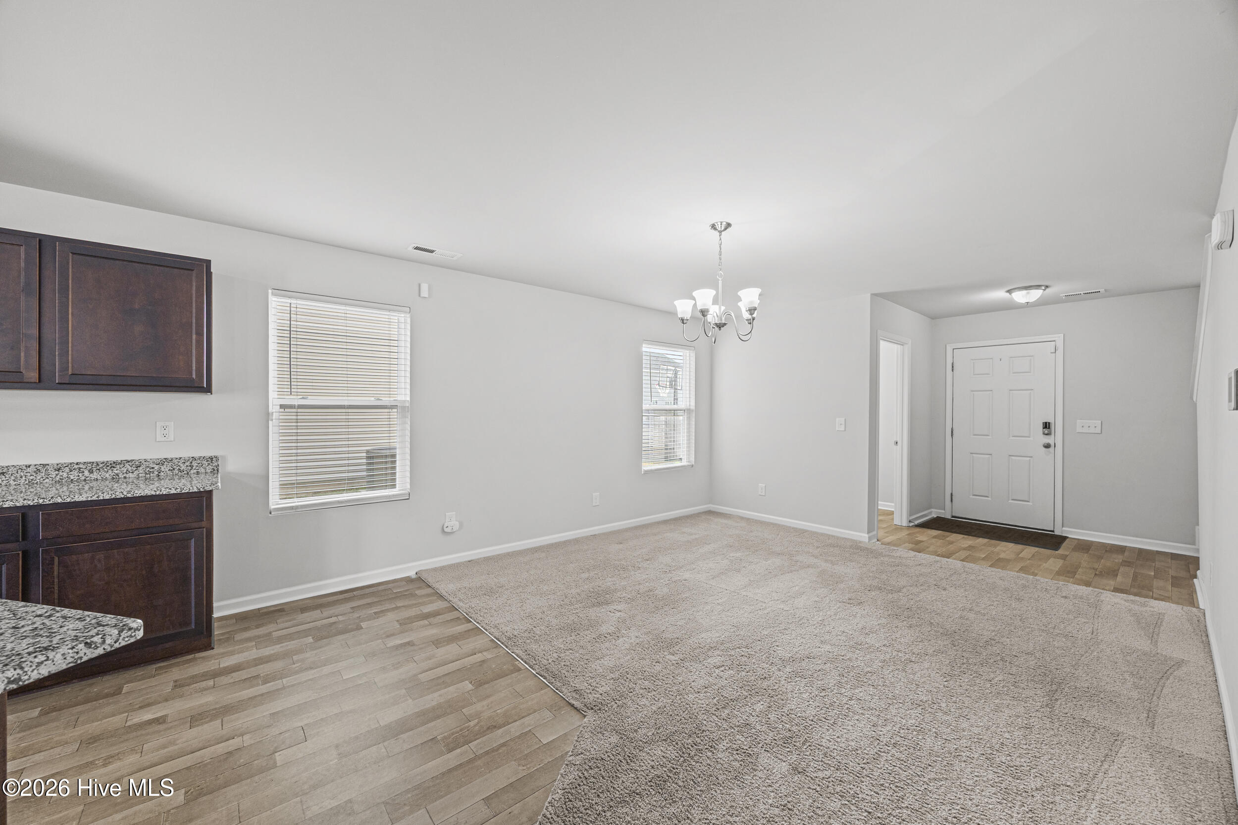 100557017 | Photo 10