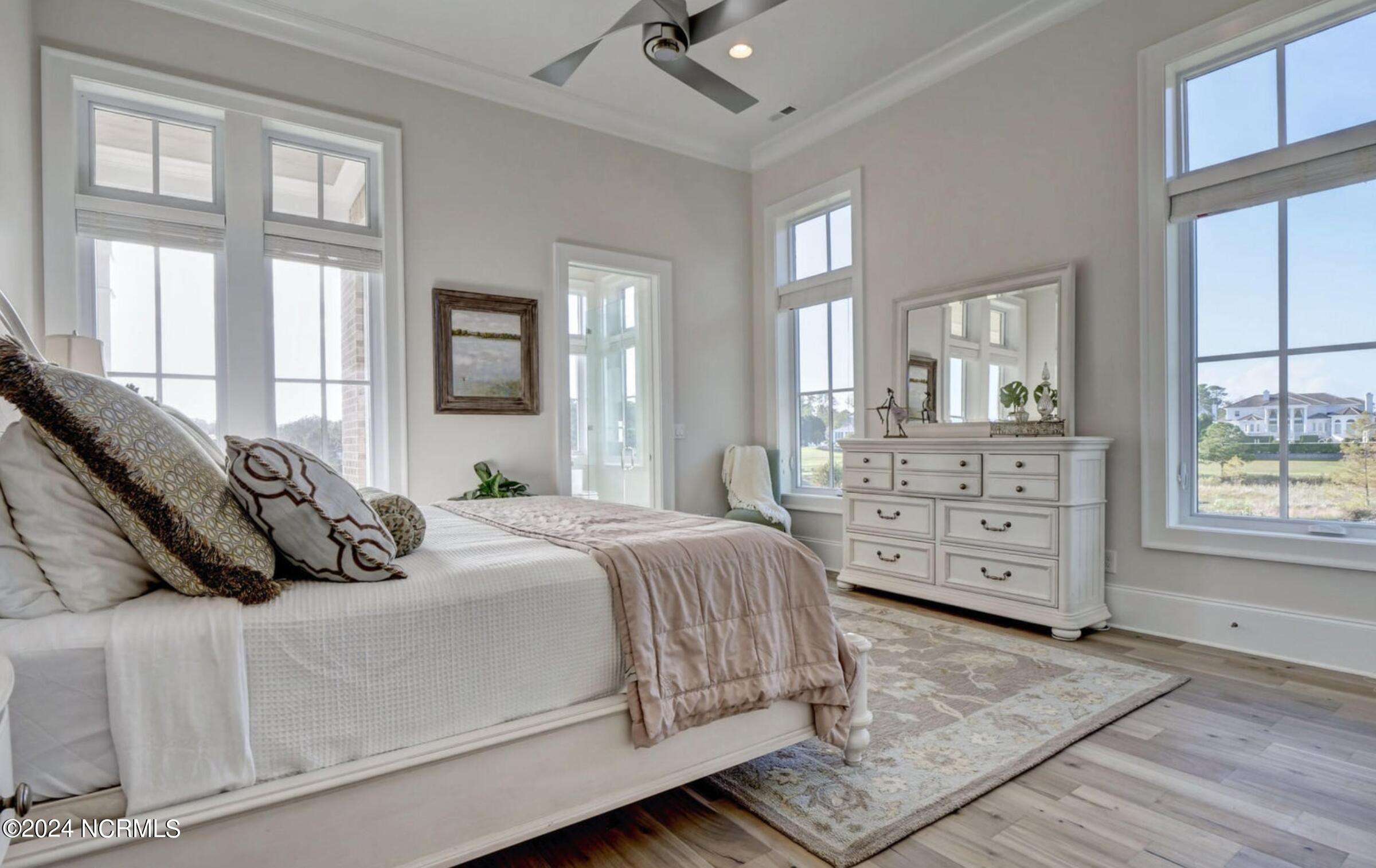 100438383 | Photo 14