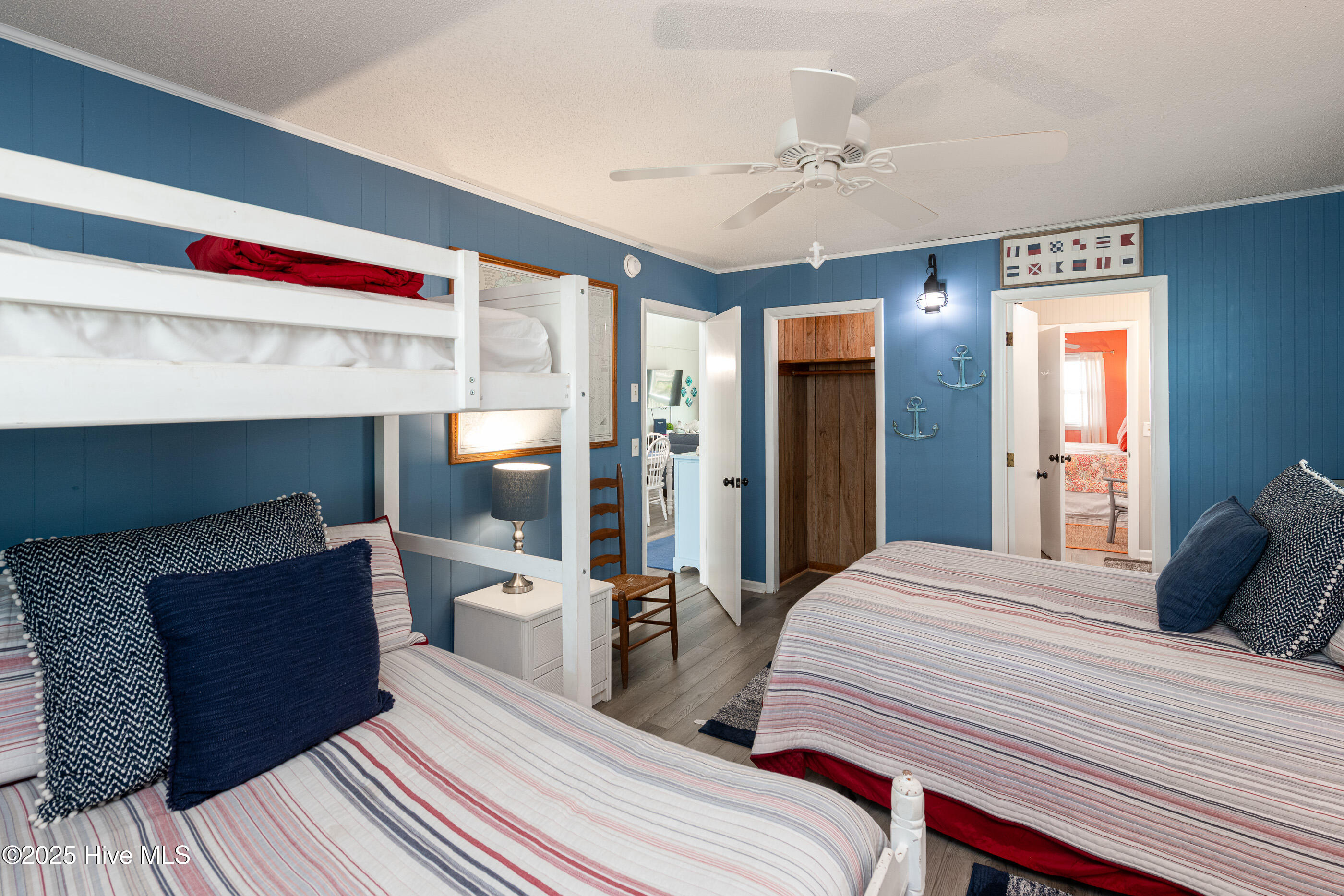 100557462 | Photo 27