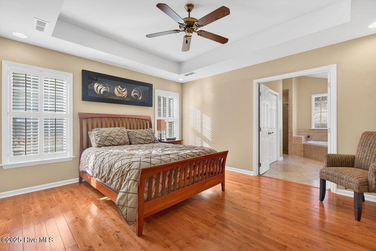 100545270 | Photo 12