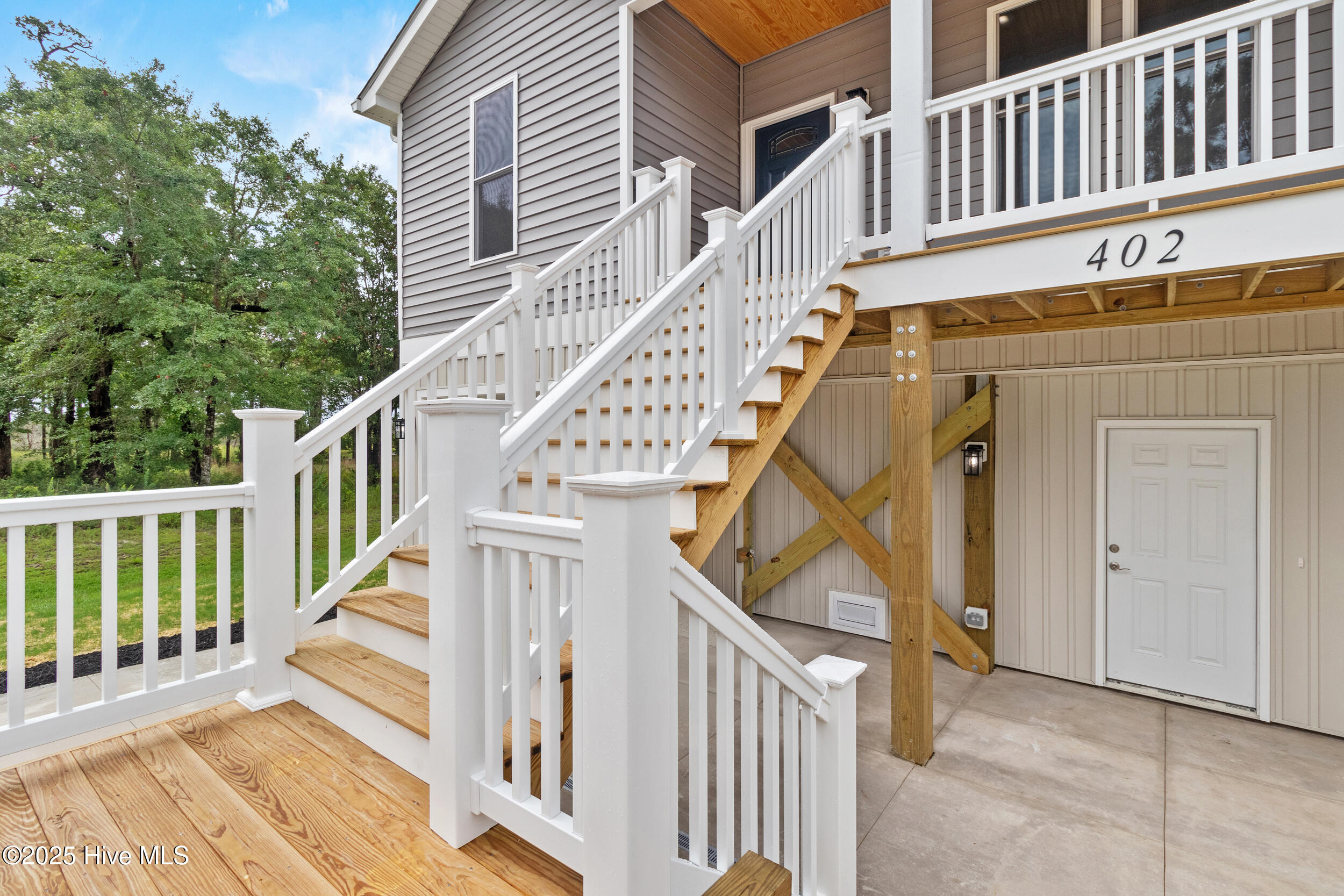 100524139 | Photo 38