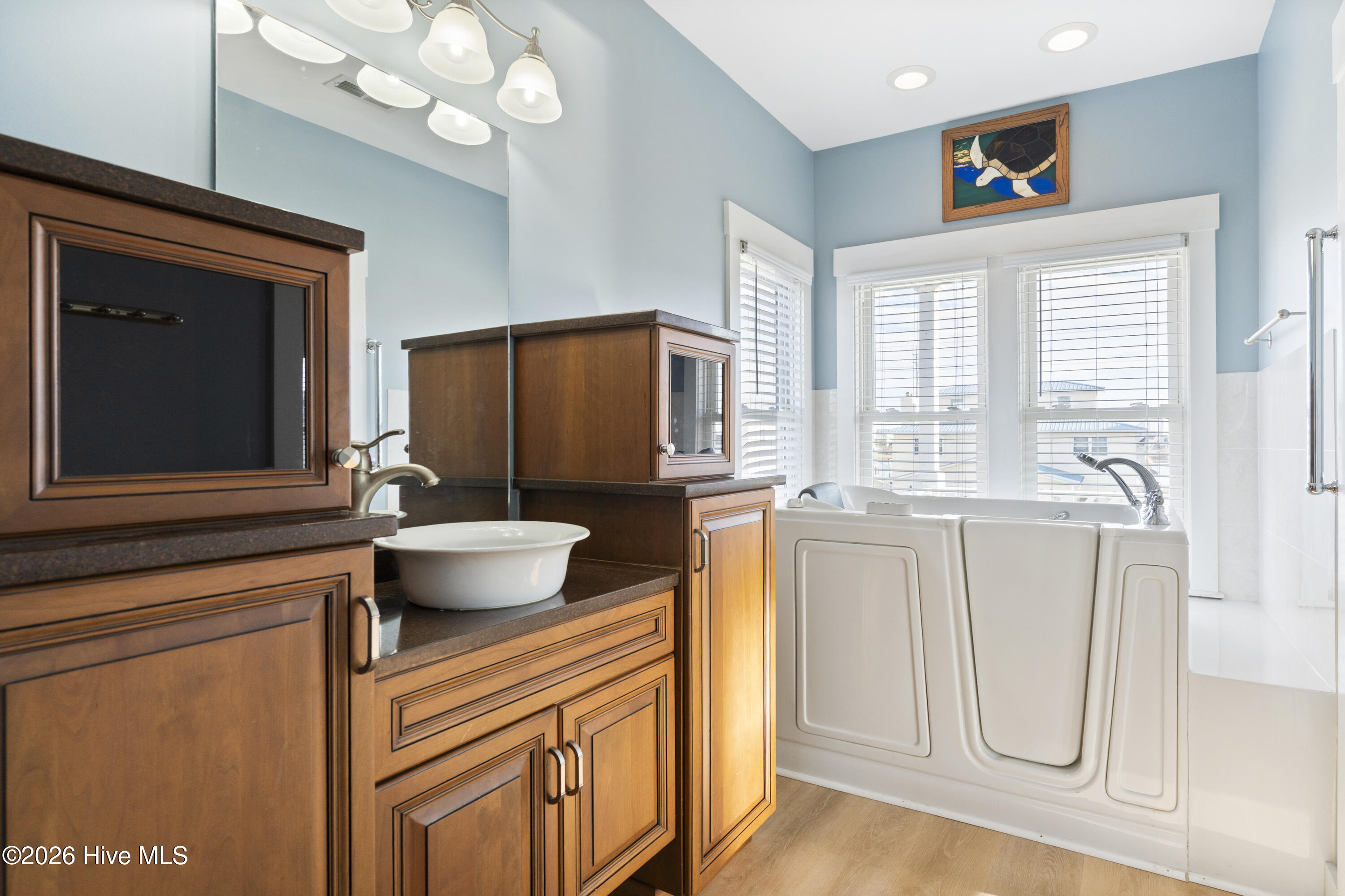 100555944 | Photo 14