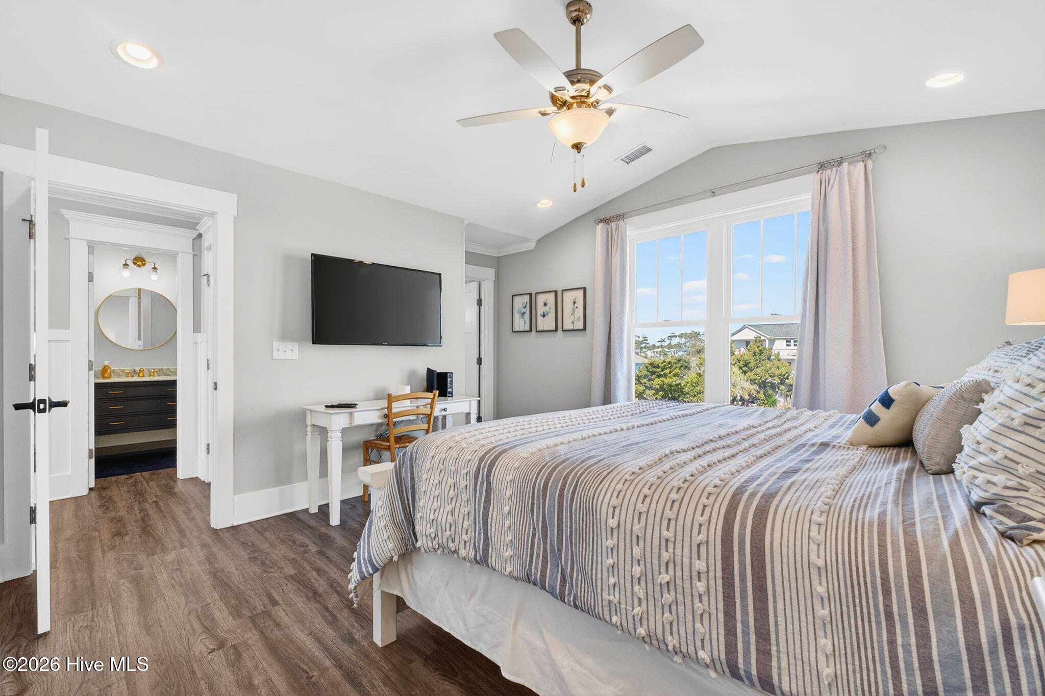 100554481 | Photo 25