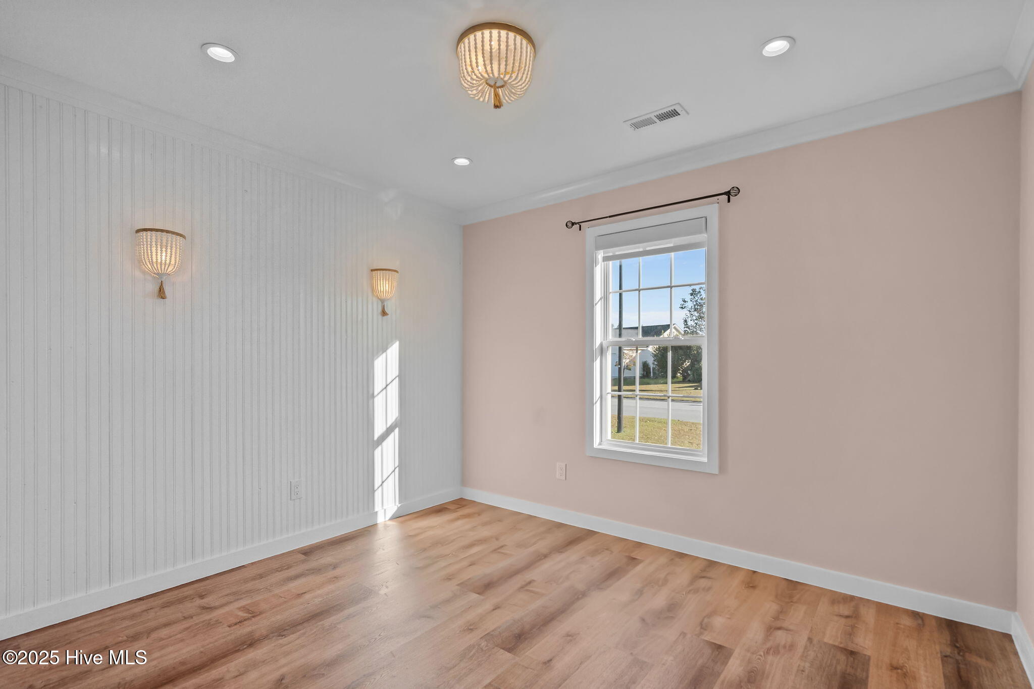 100537521 | Photo 25