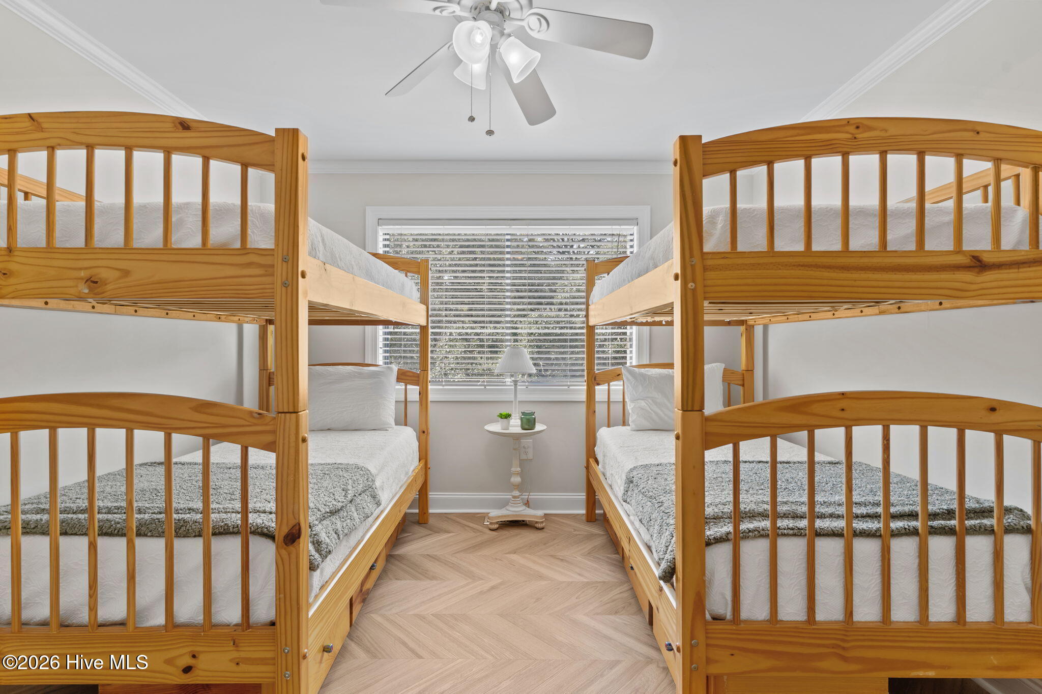 100558305 | Photo 35