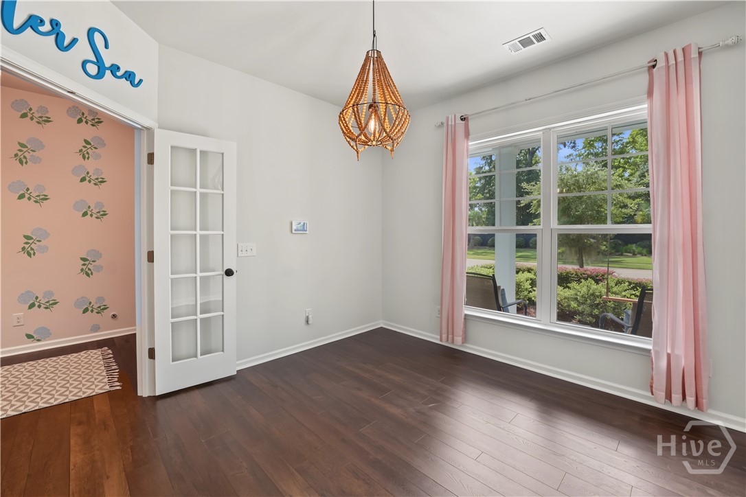 Photo 3 of Single family home for sale at 204 Whetstone Dr, Savannah, GA 31410 | MLS# SA366100 | Listing updated on 2026-10-09
