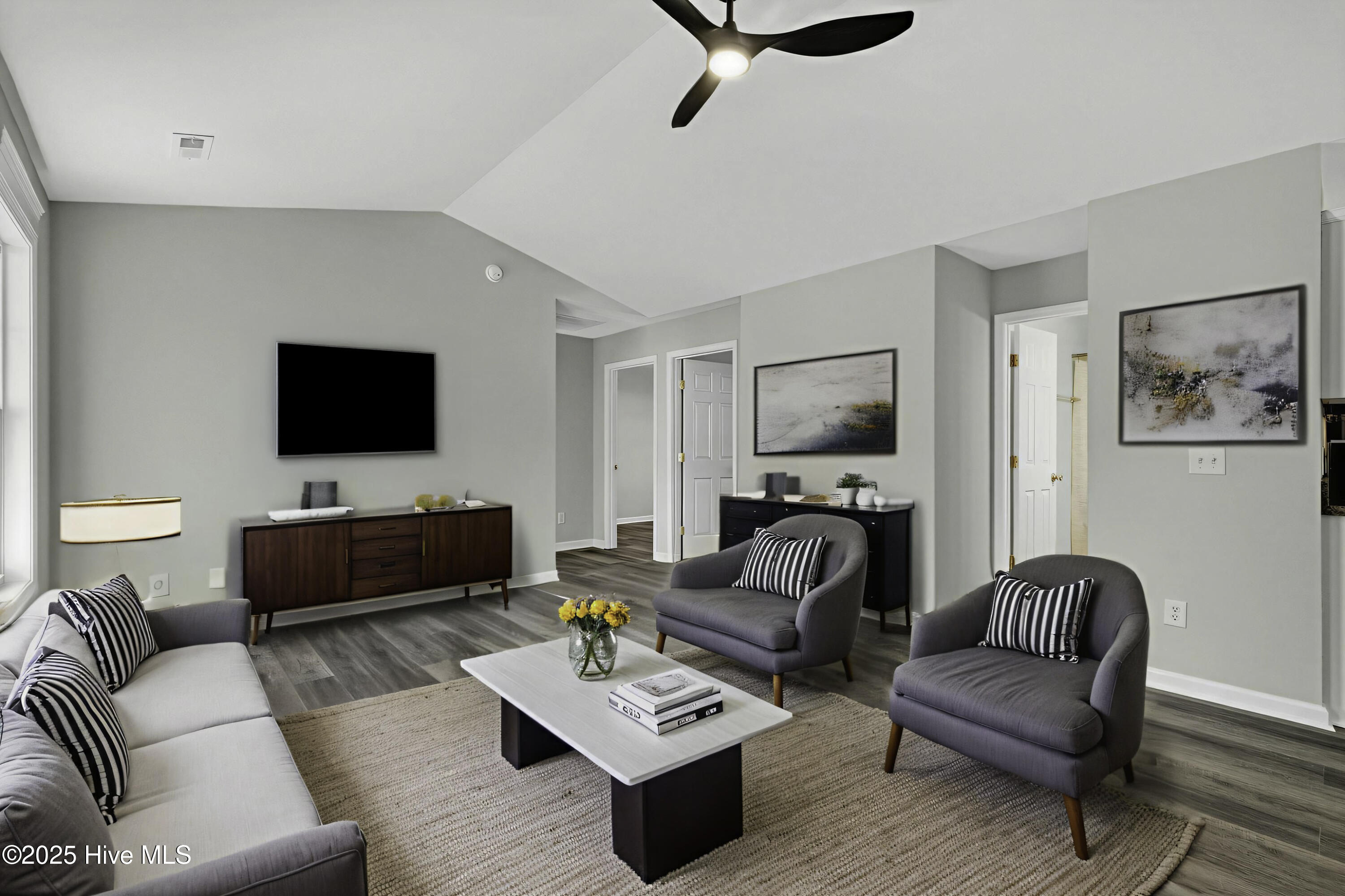 204 Larchmont Court, Burgaw, NC 28425 – photo 8: 204Larchmont-1_Staged_02