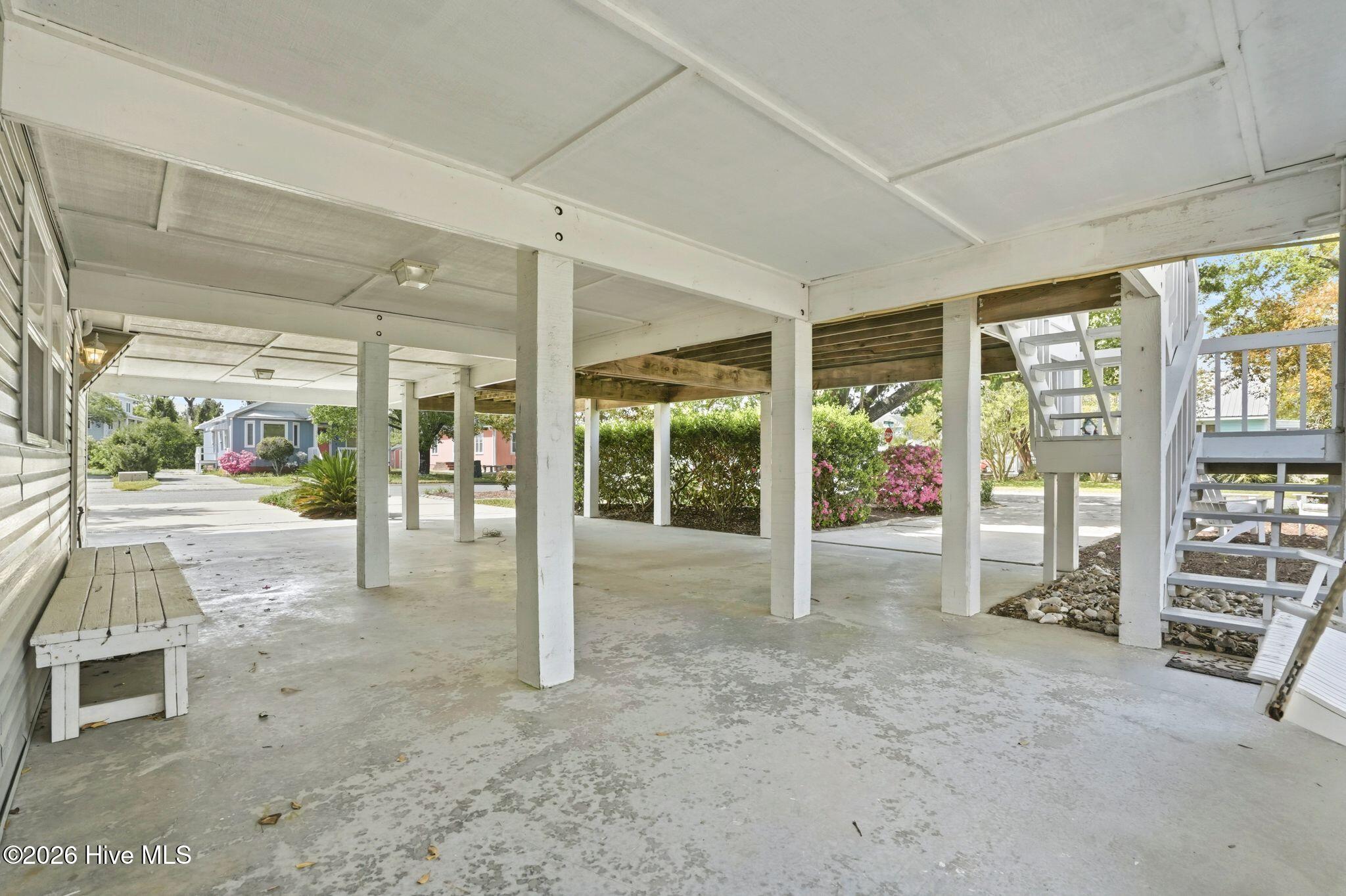 100566734 | Photo 36