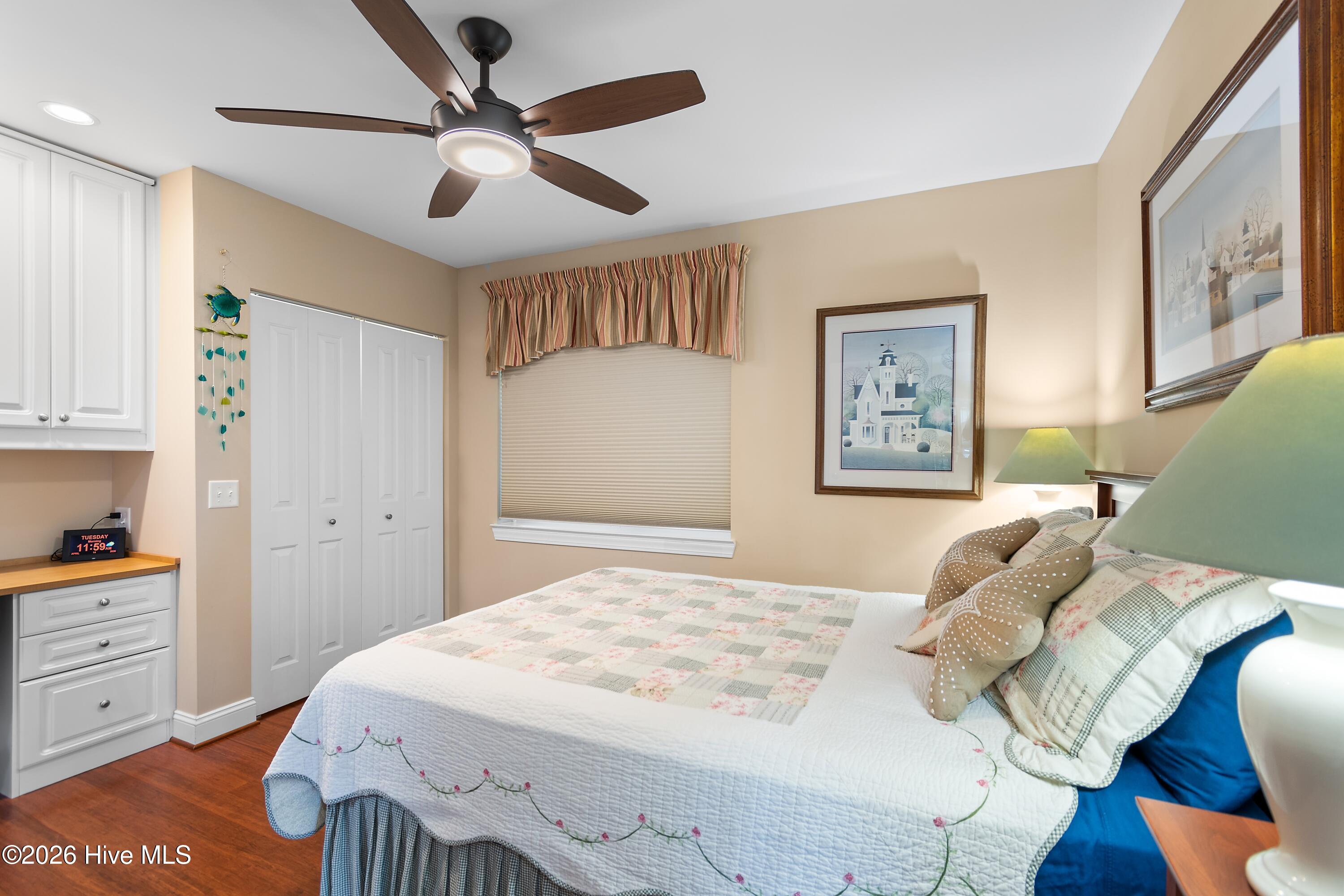 100567297 | Photo 36