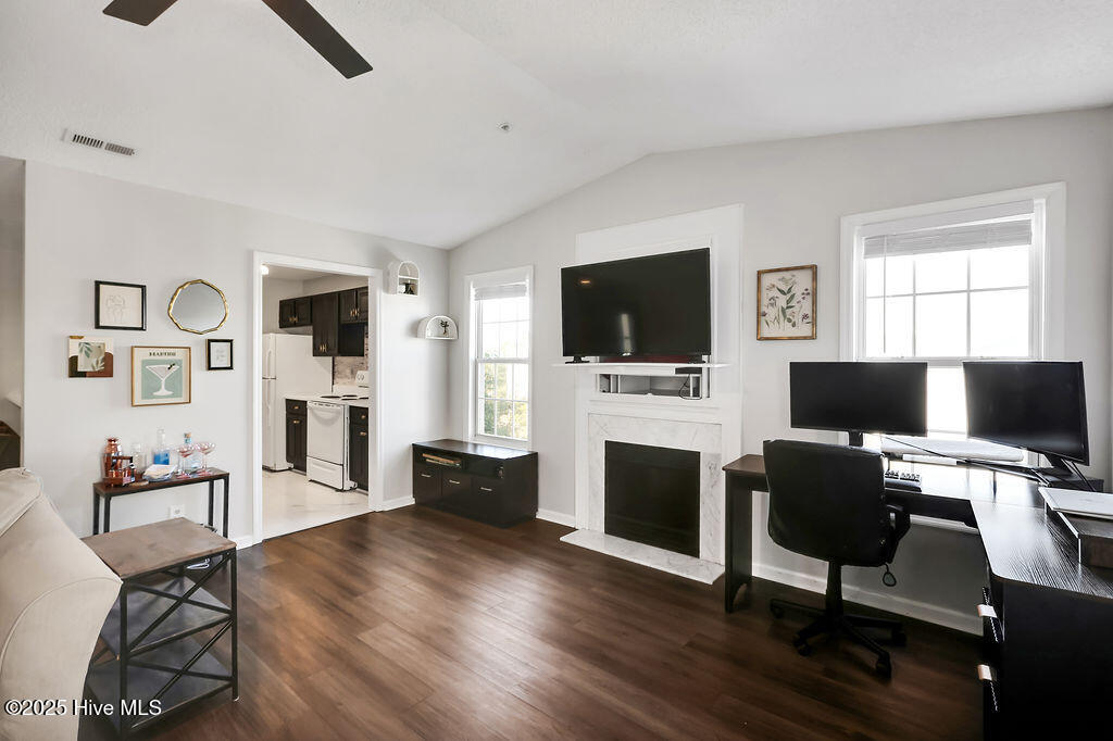 100546655 | Photo 17