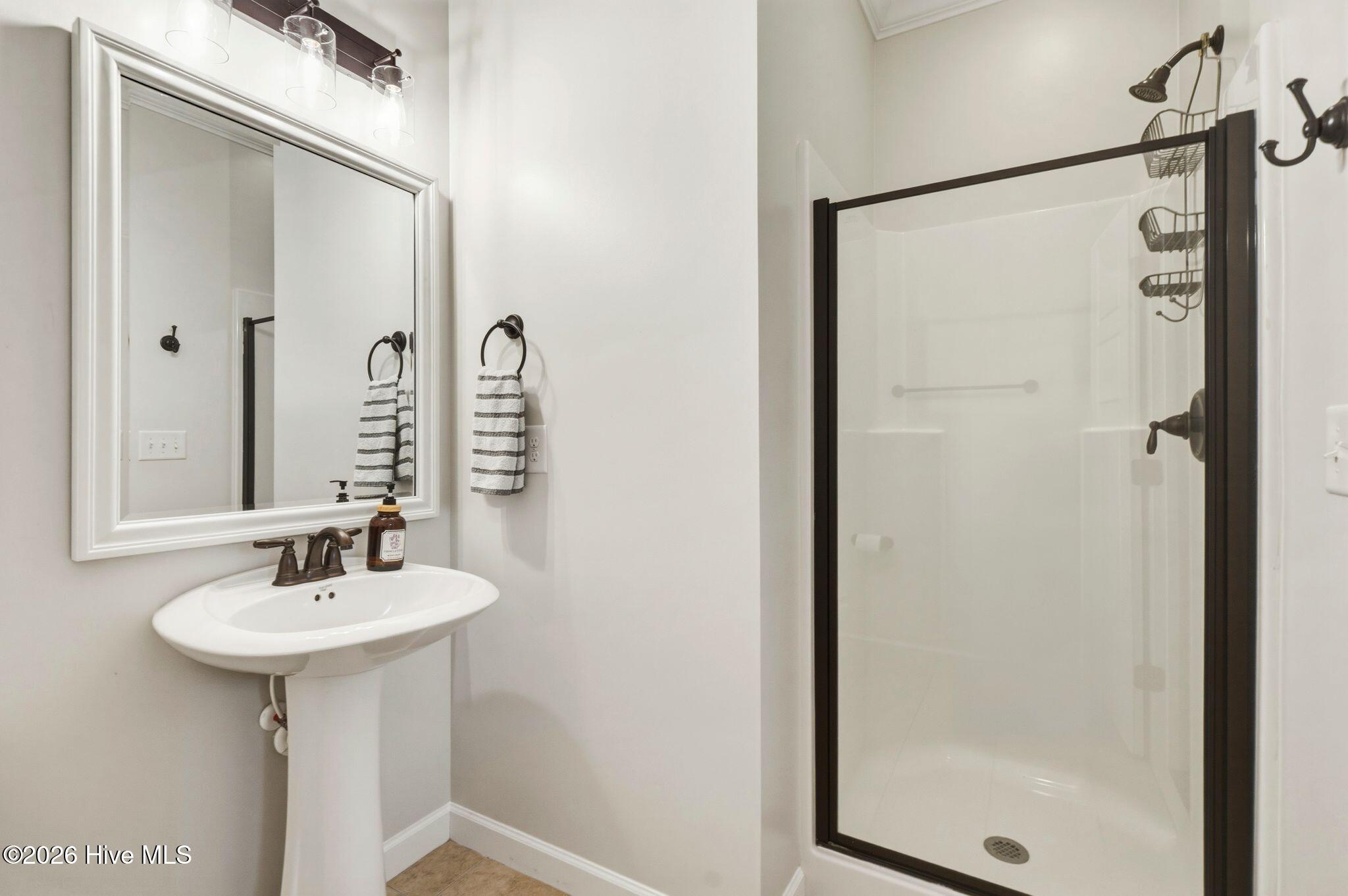 100562110 | Photo 34