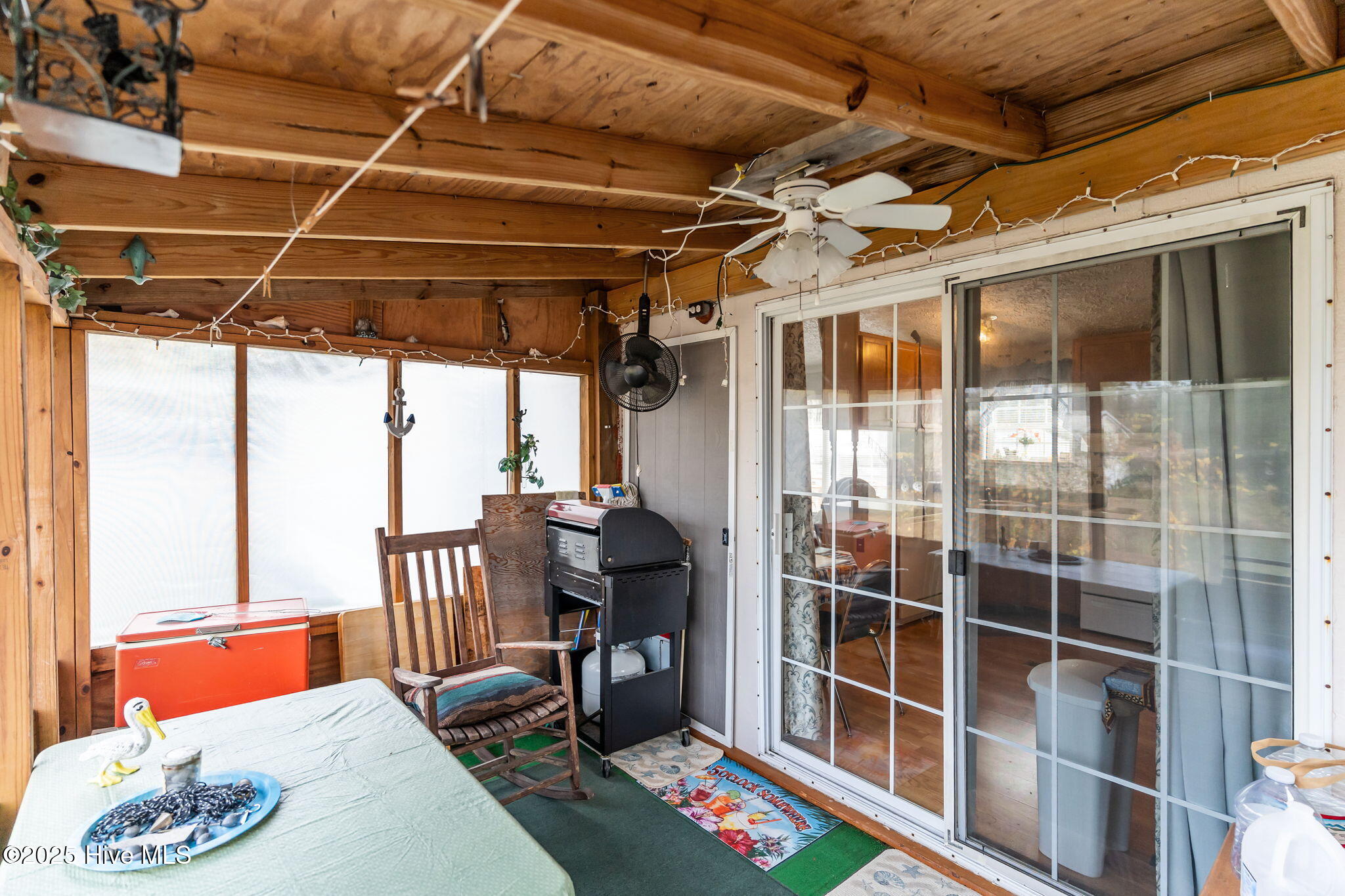 100543944 | Photo 32