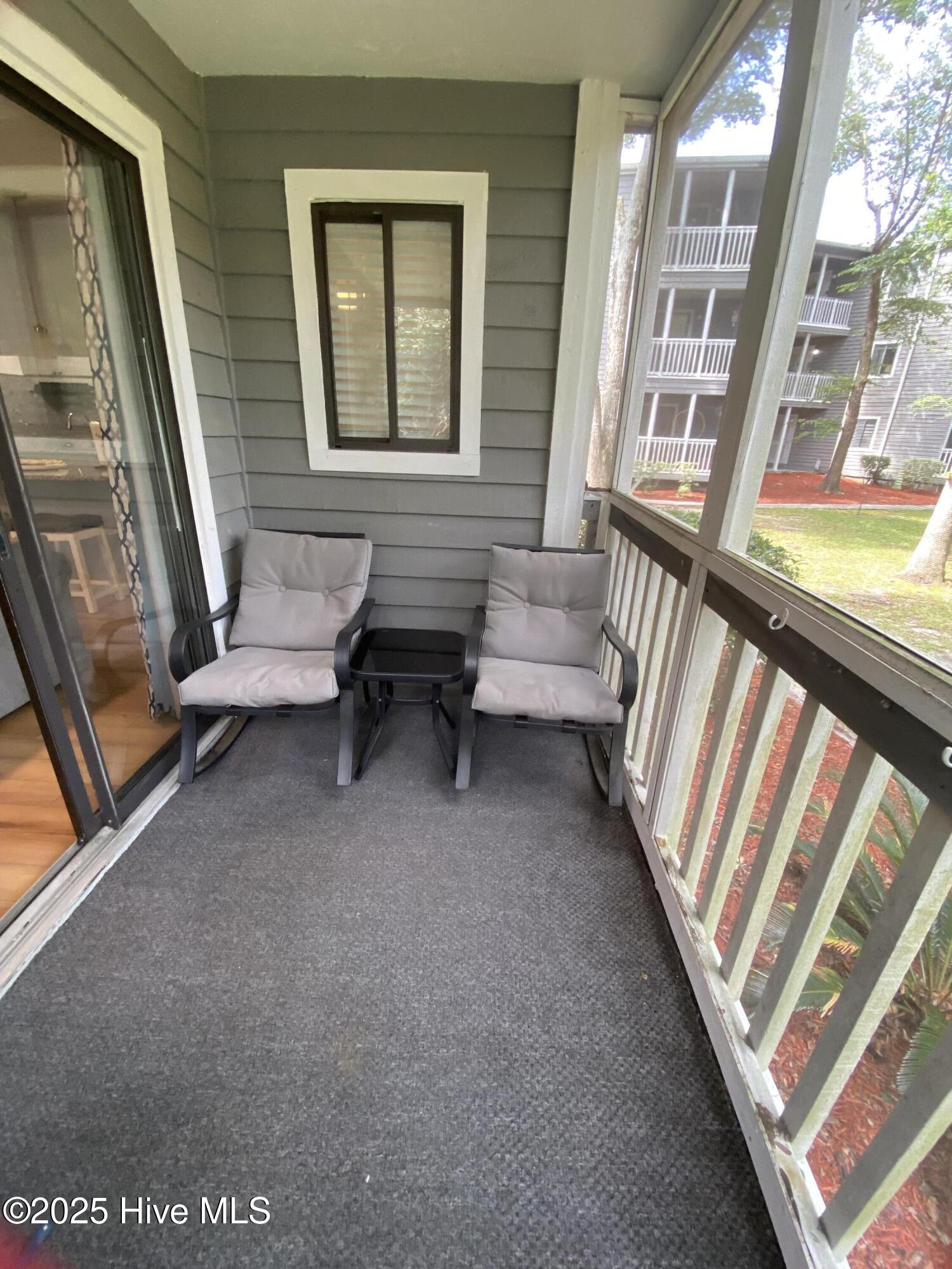 100527241 | Photo 44