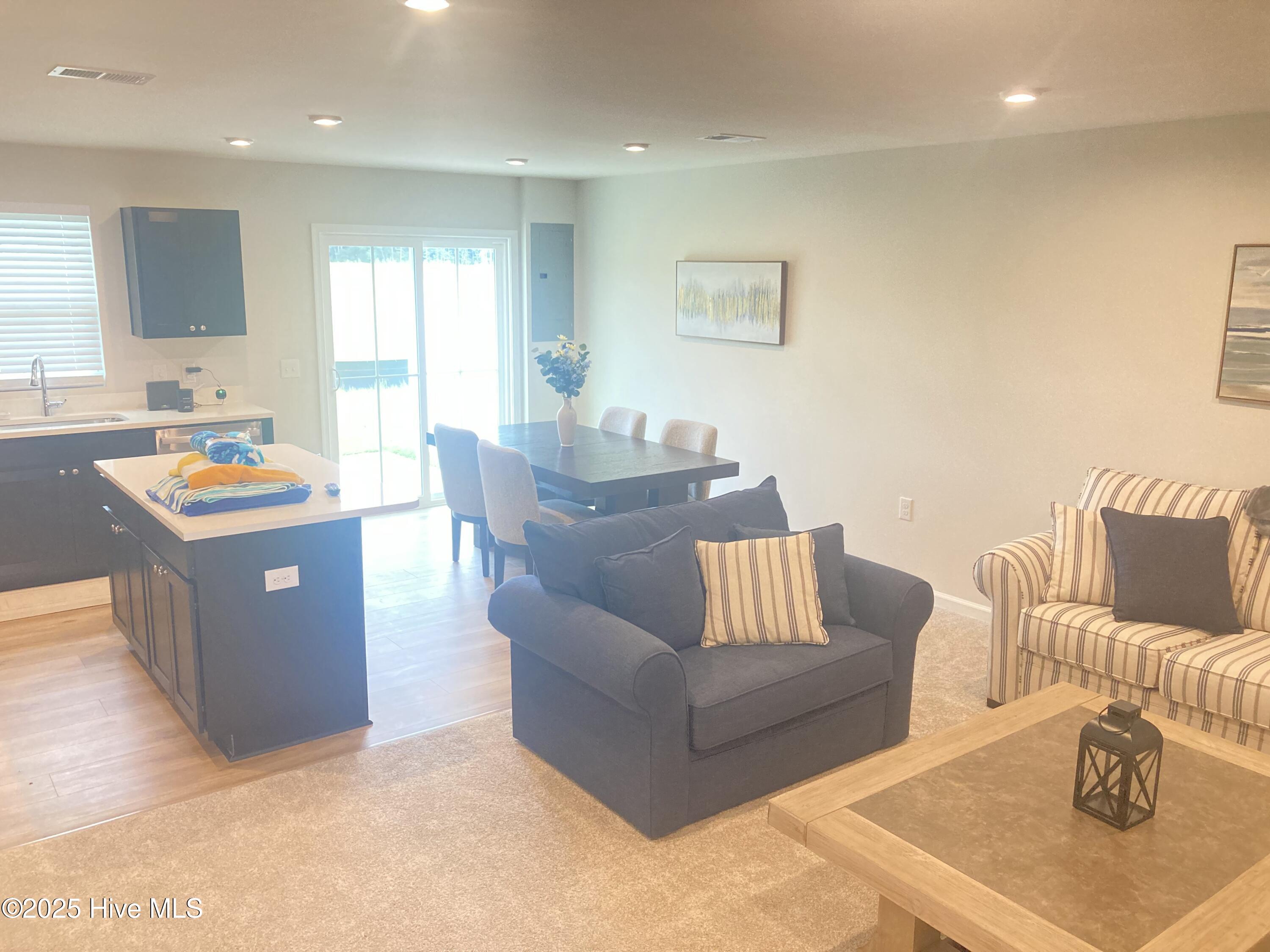 100525774 | Photo 16