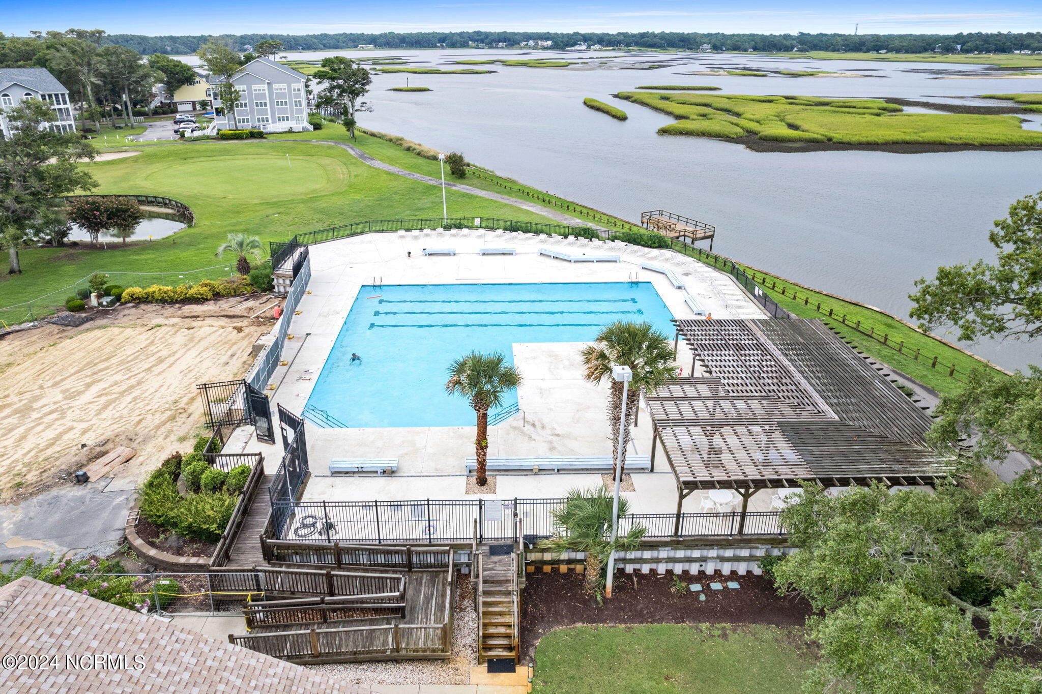 100550623 | Photo 24