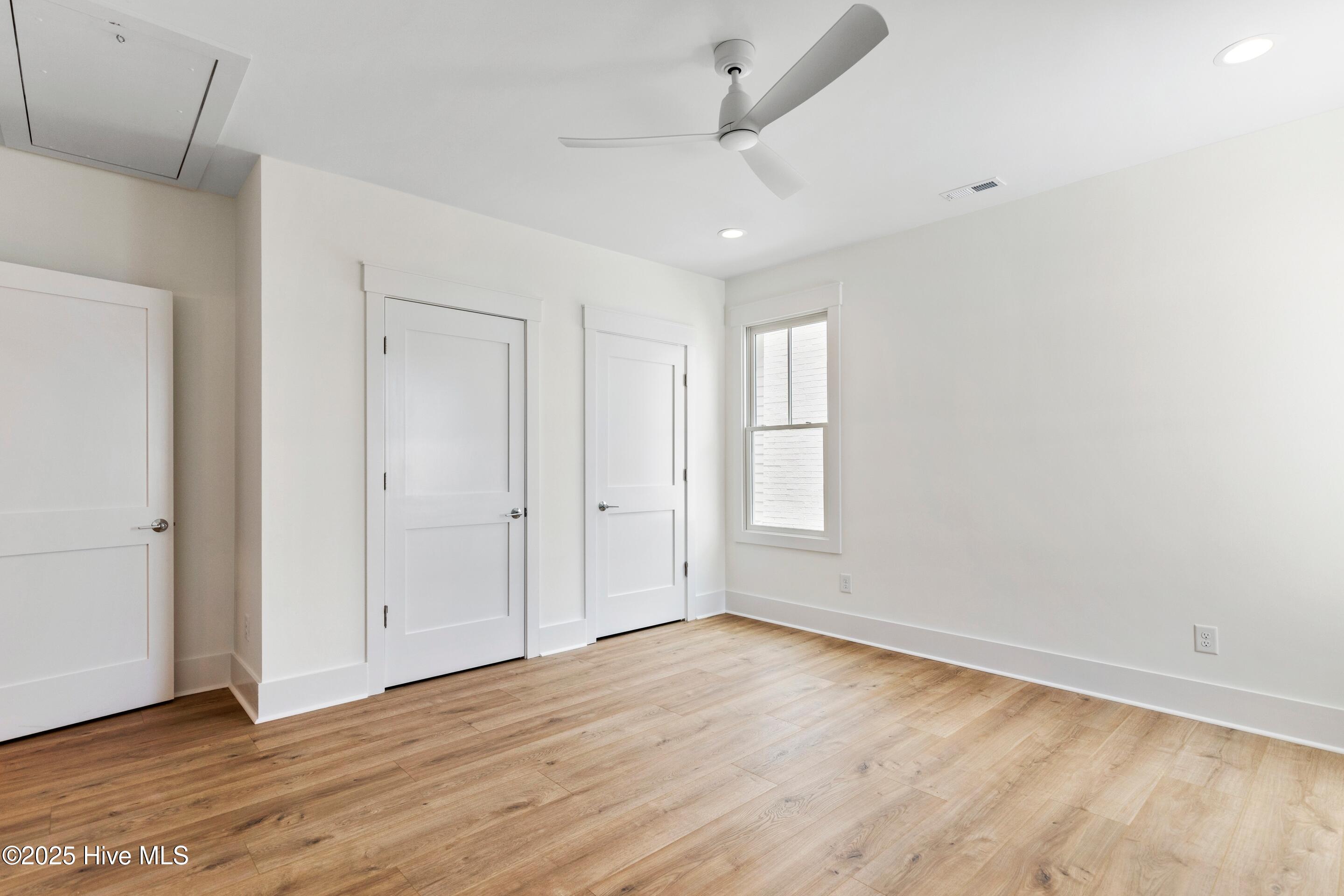 100542273 | Photo 71