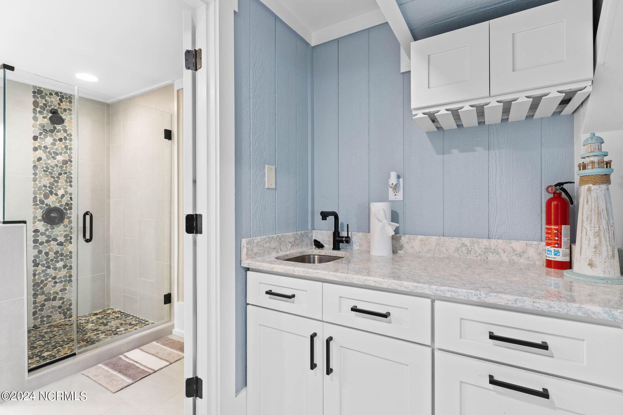 100464984 | Photo 54