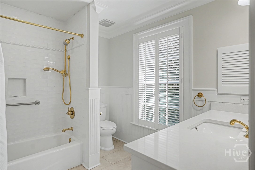 Carriage House Bath