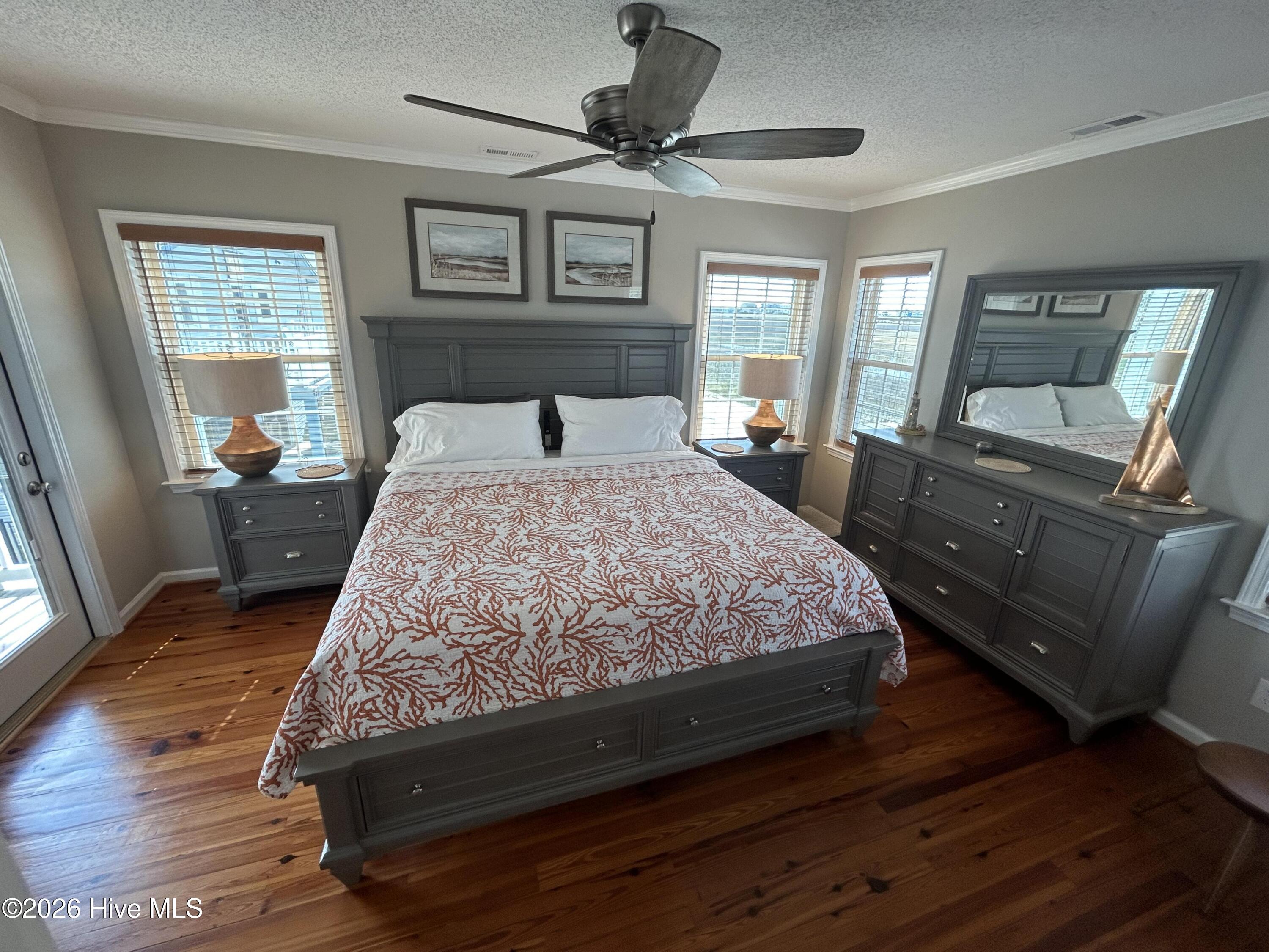 100553308 | Photo 11