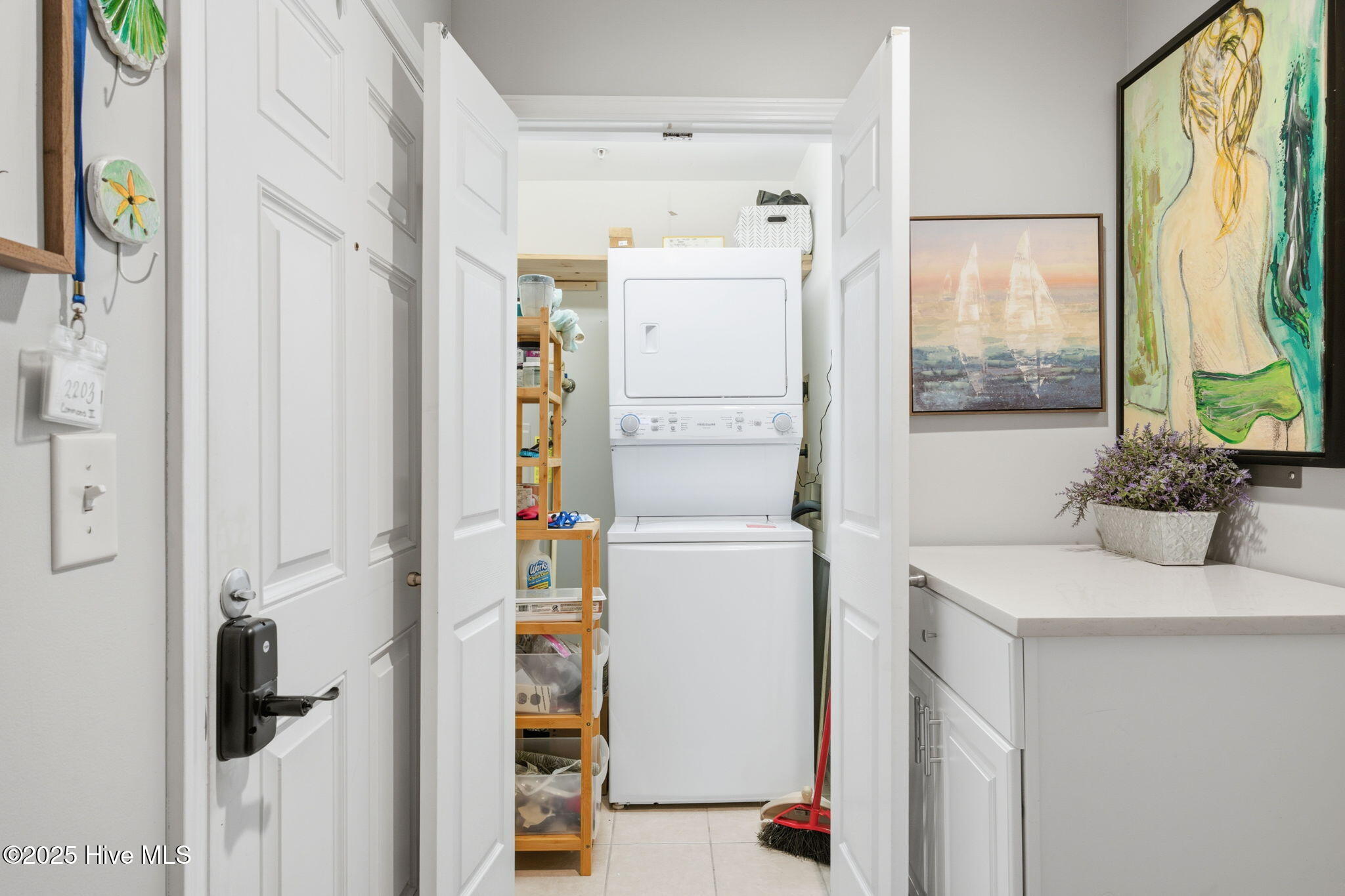 100538778 | Photo 47