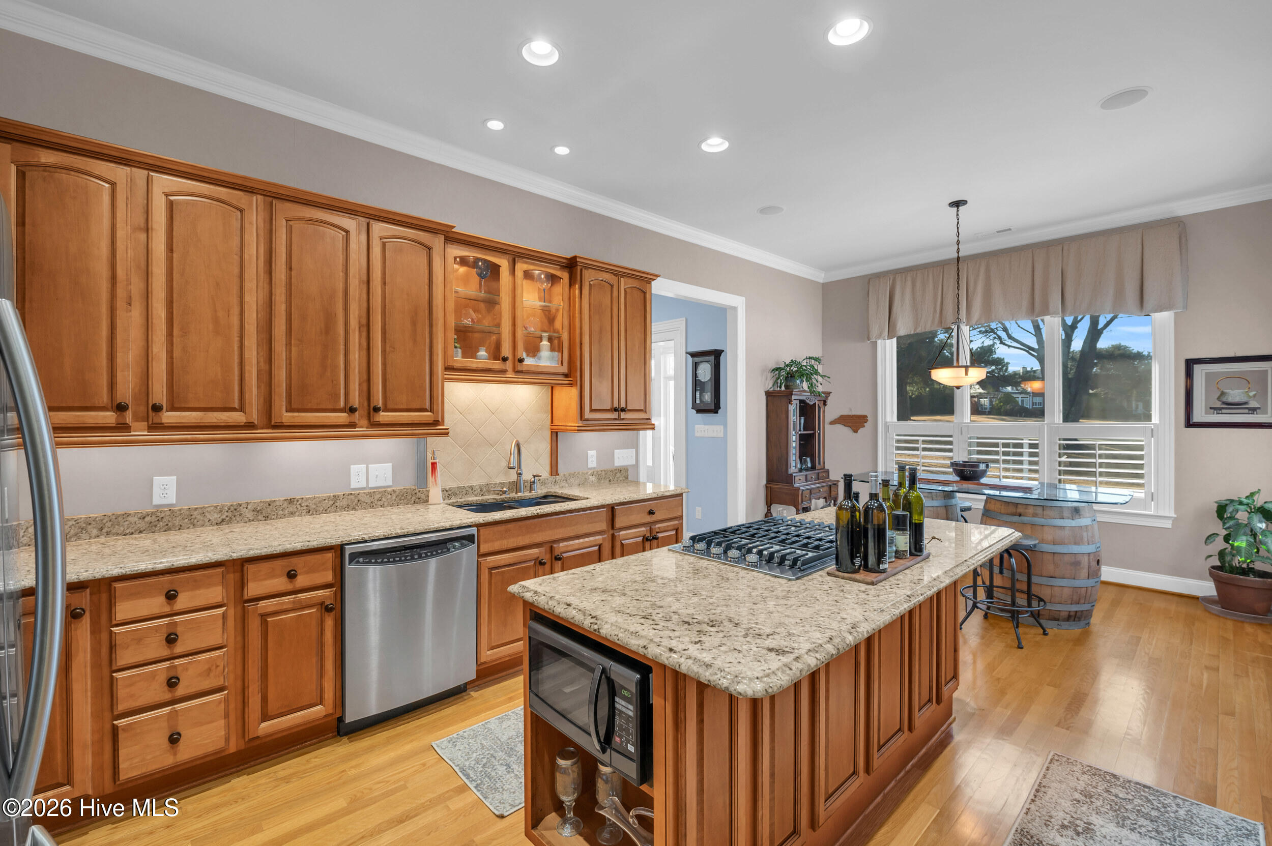 100547693 | Photo 13