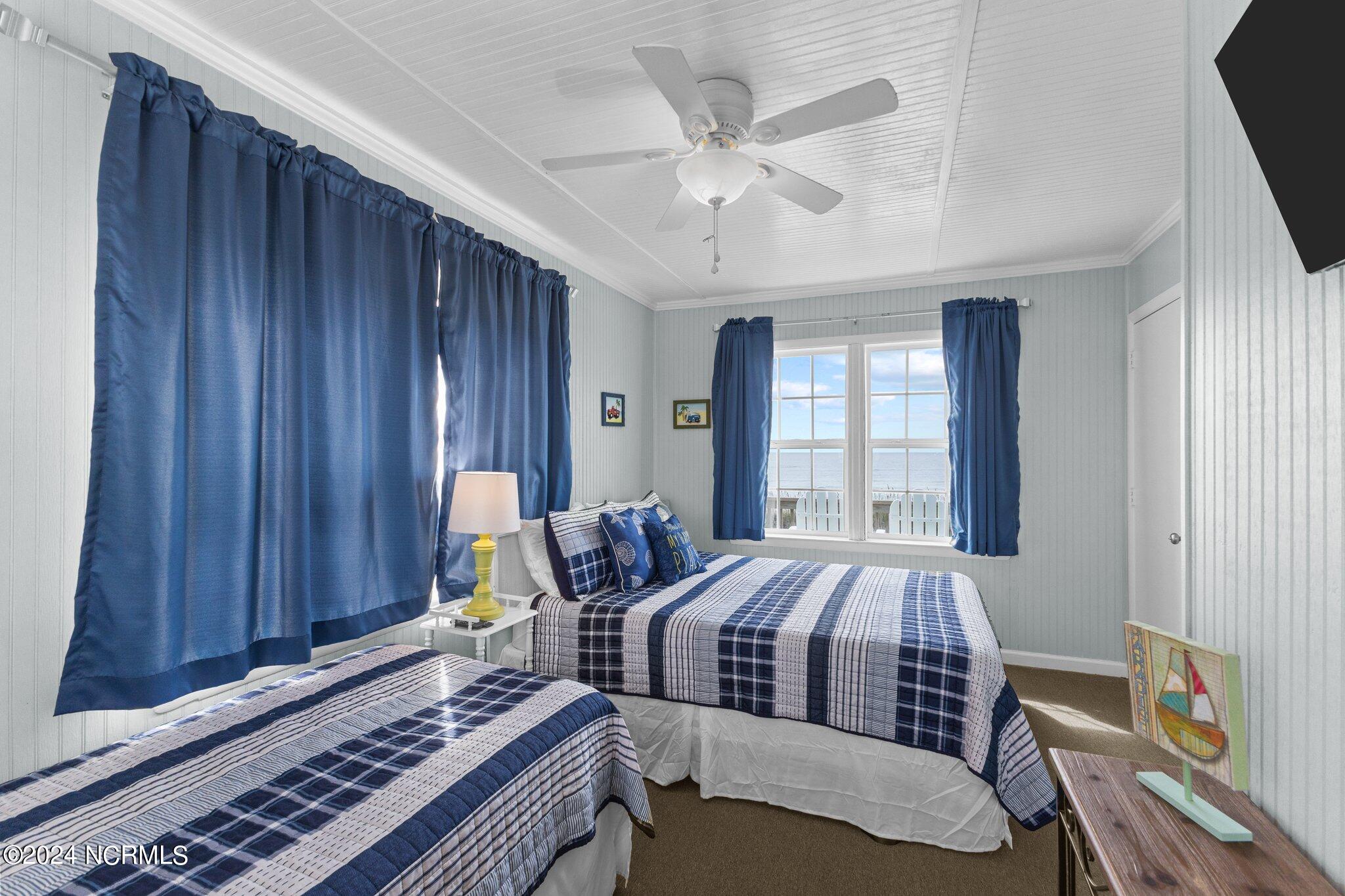 100549892 | Photo 12