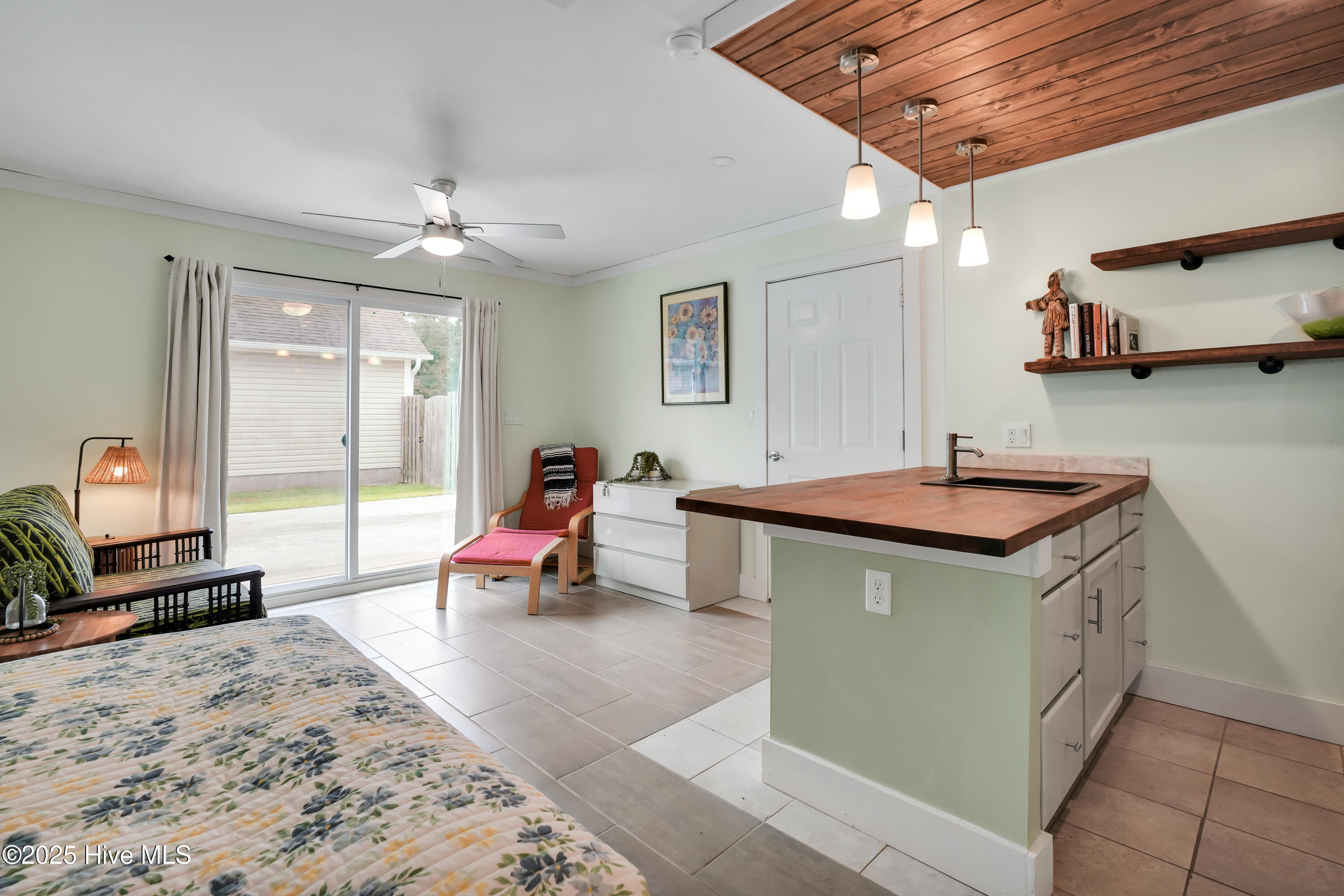 100530098 | Photo 31