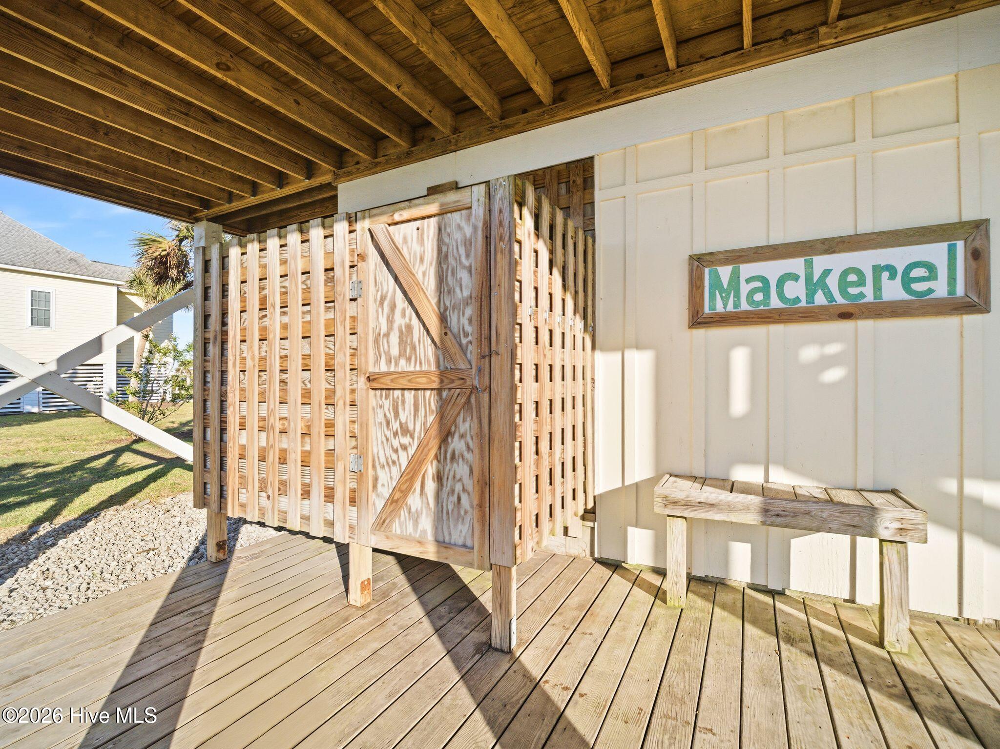 100569349 | Photo 99