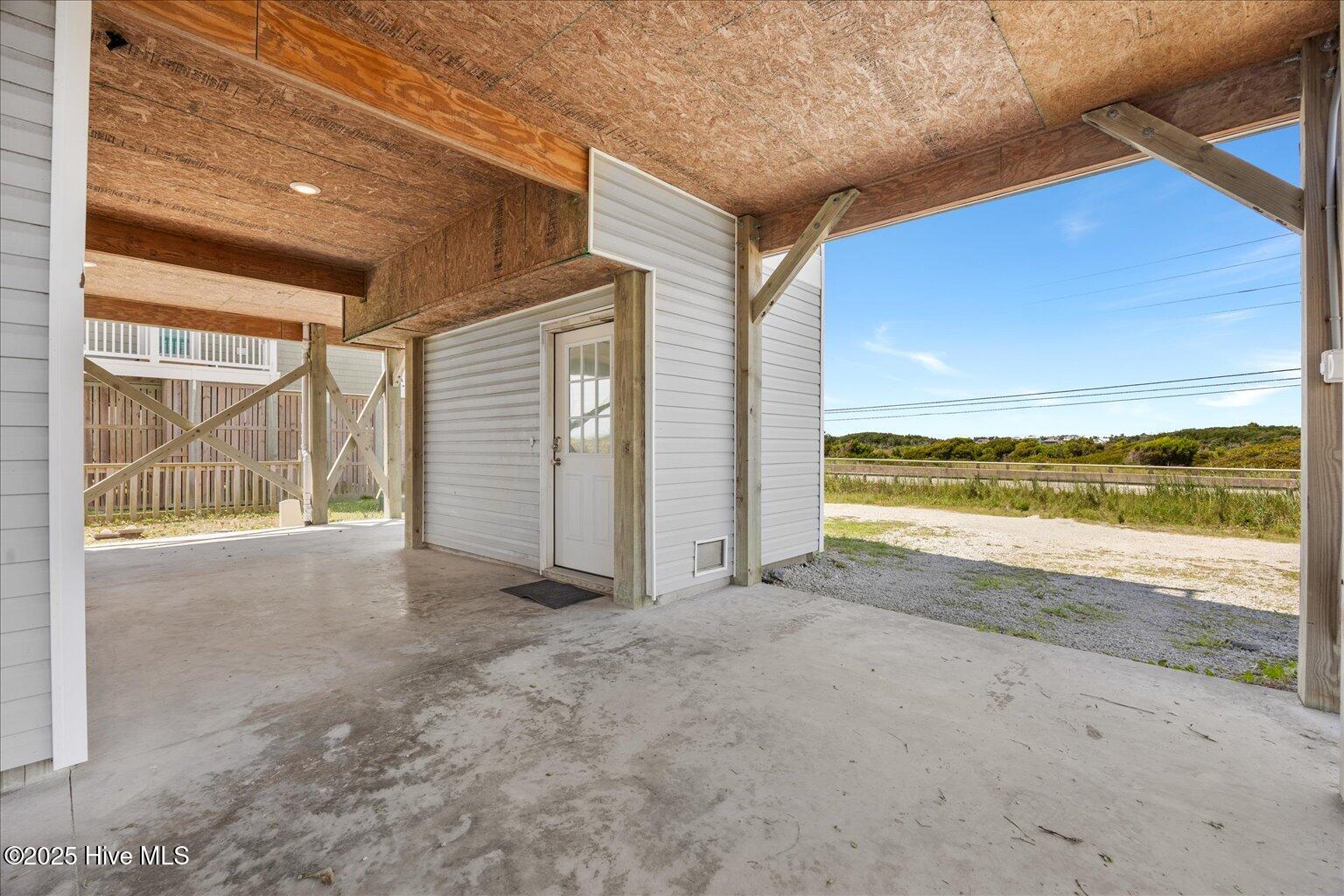 100528040 | Photo 46