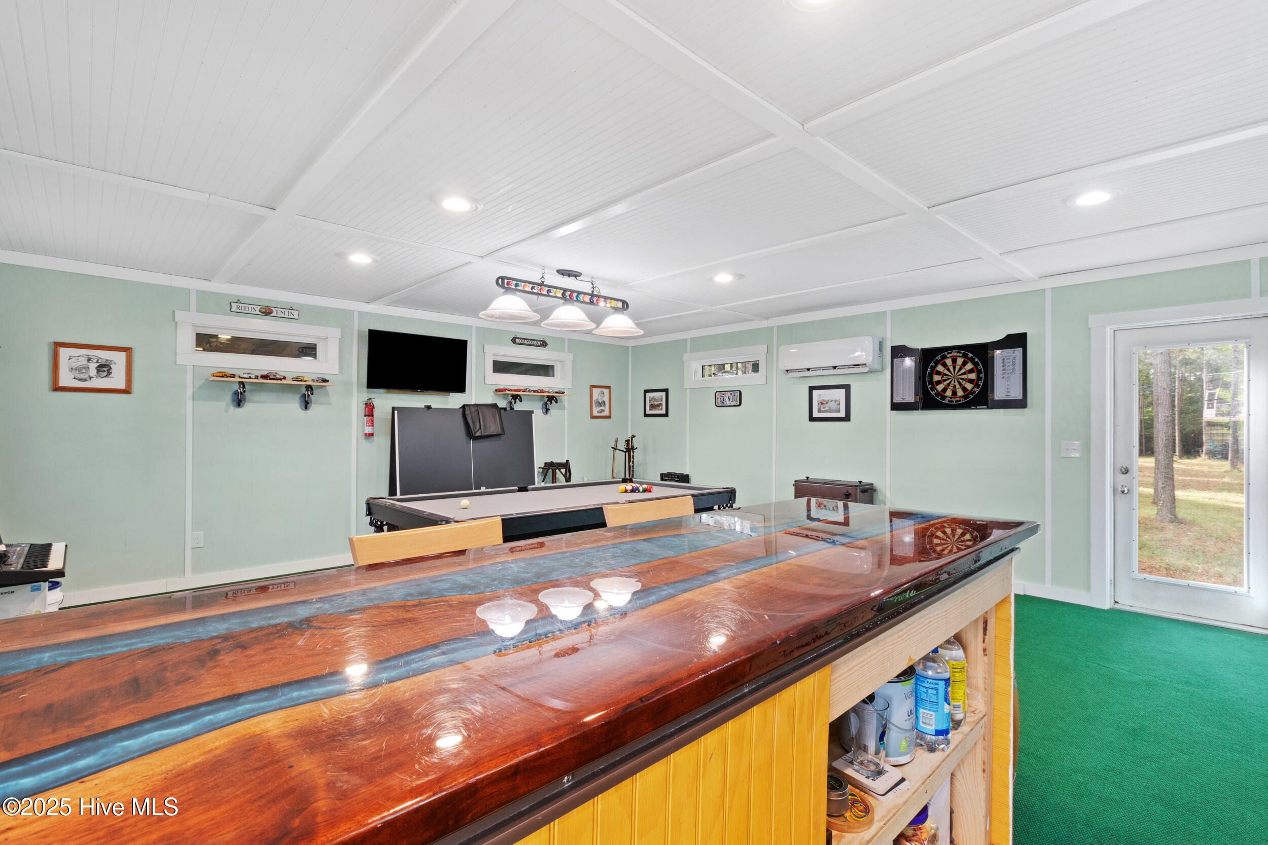 100536261 | Photo 55