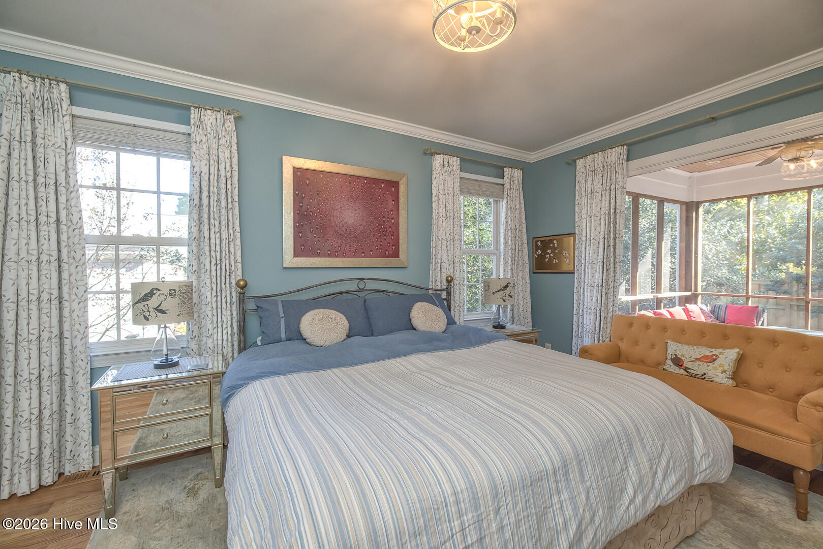 100550296 | Photo 27